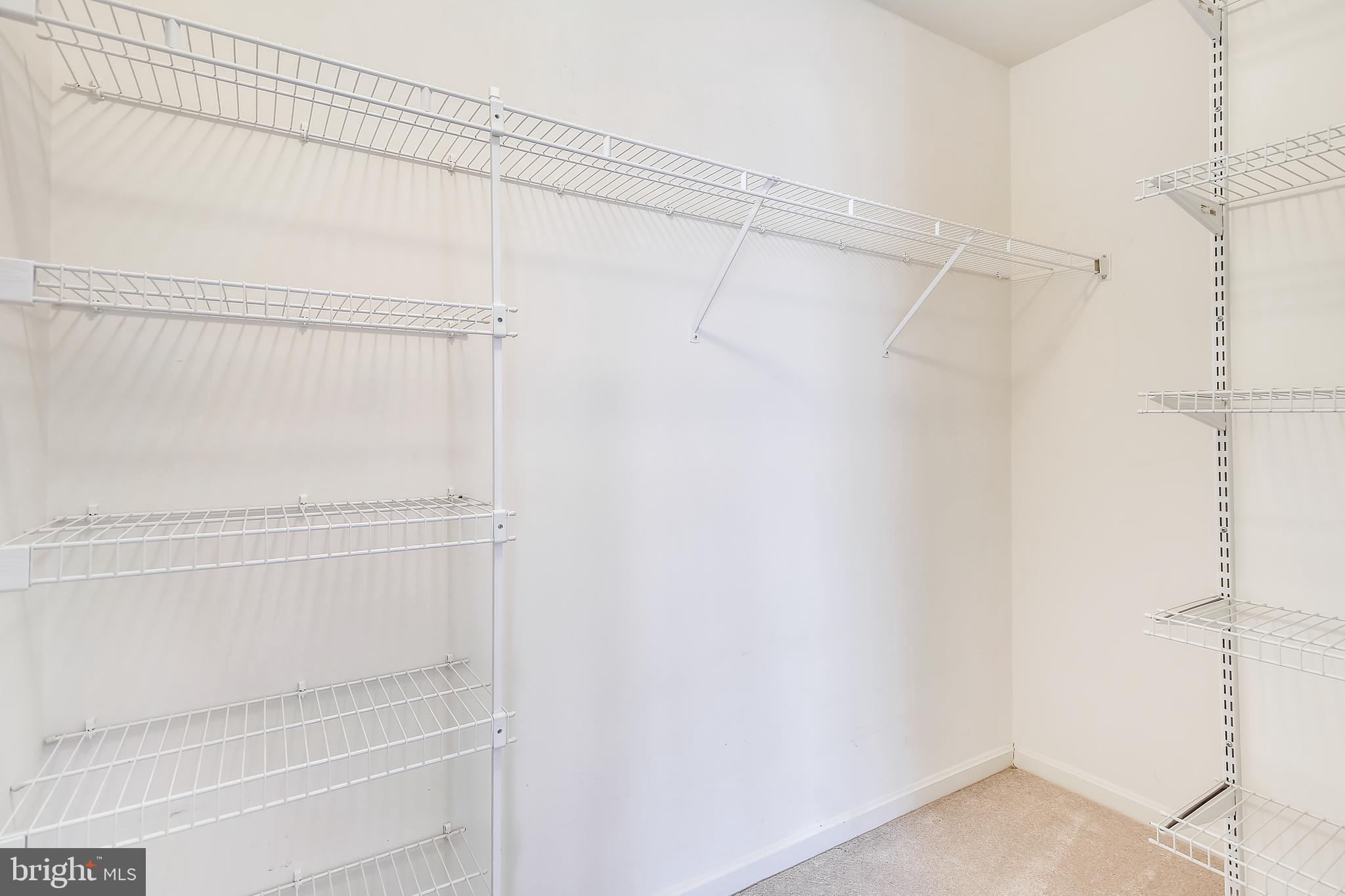 FAIRFAX CENTER LANDBAY - Residential