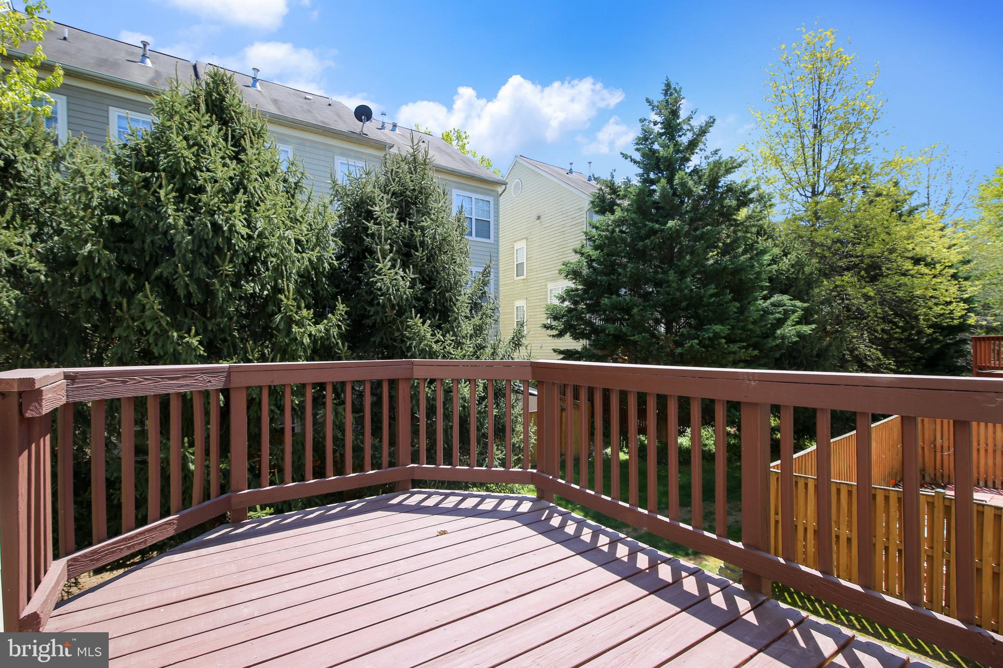 FAIRFAX CENTER LANDBAY - Residential