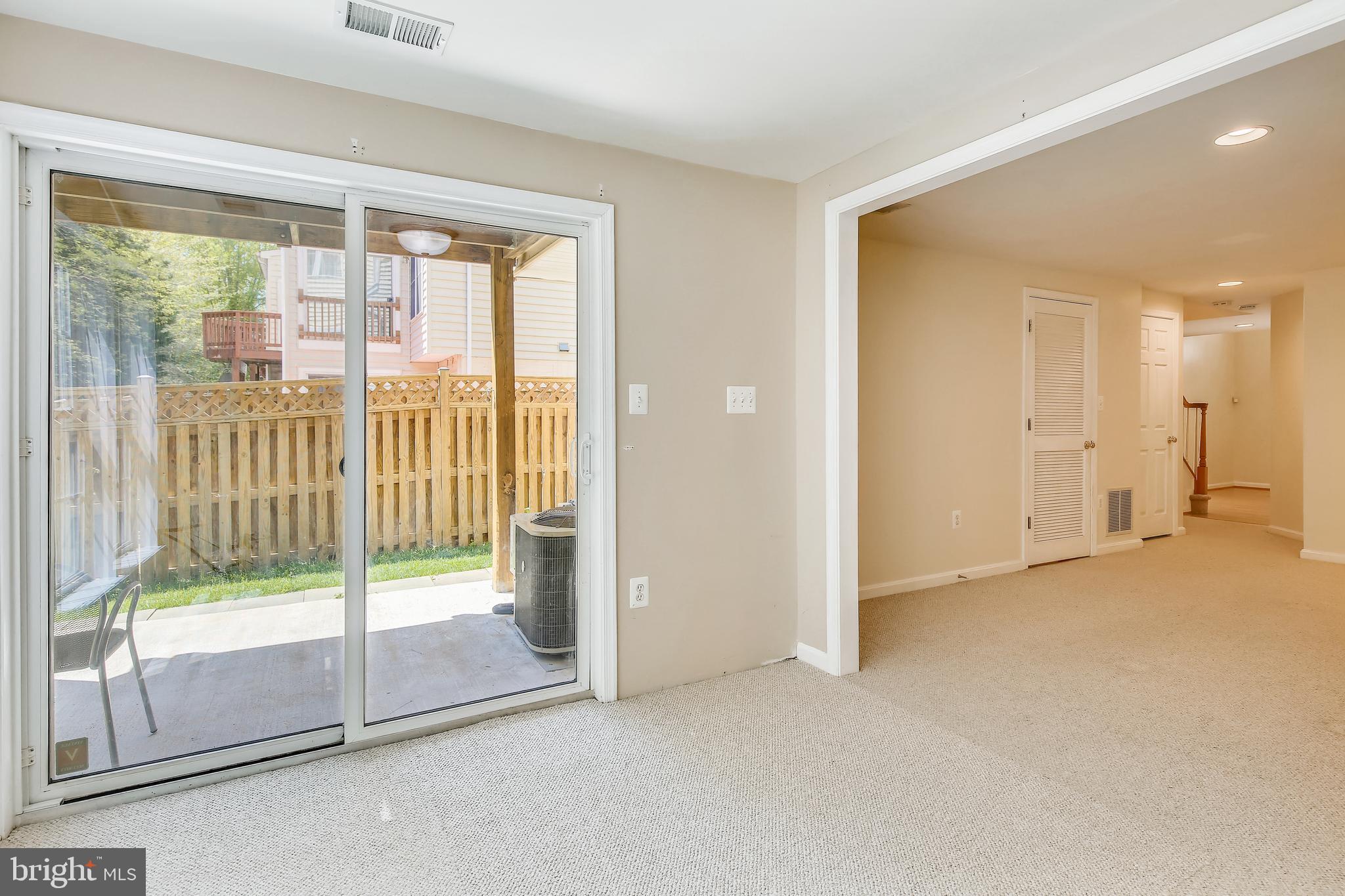 FAIRFAX CENTER LANDBAY - Residential