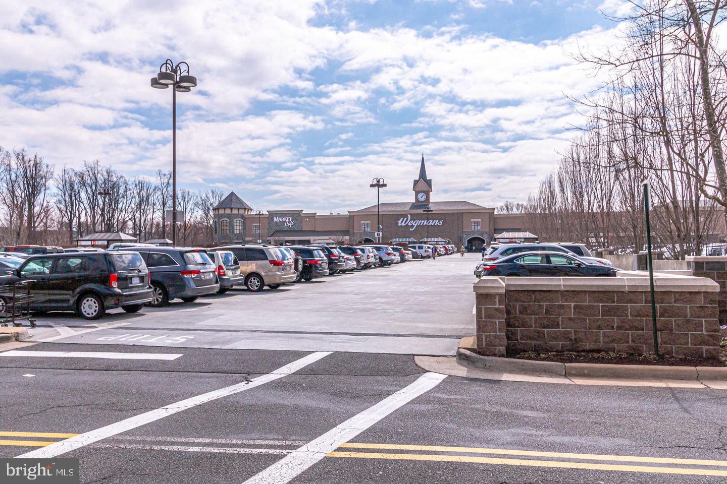 FAIRFAX CENTER LANDBAY - Residential