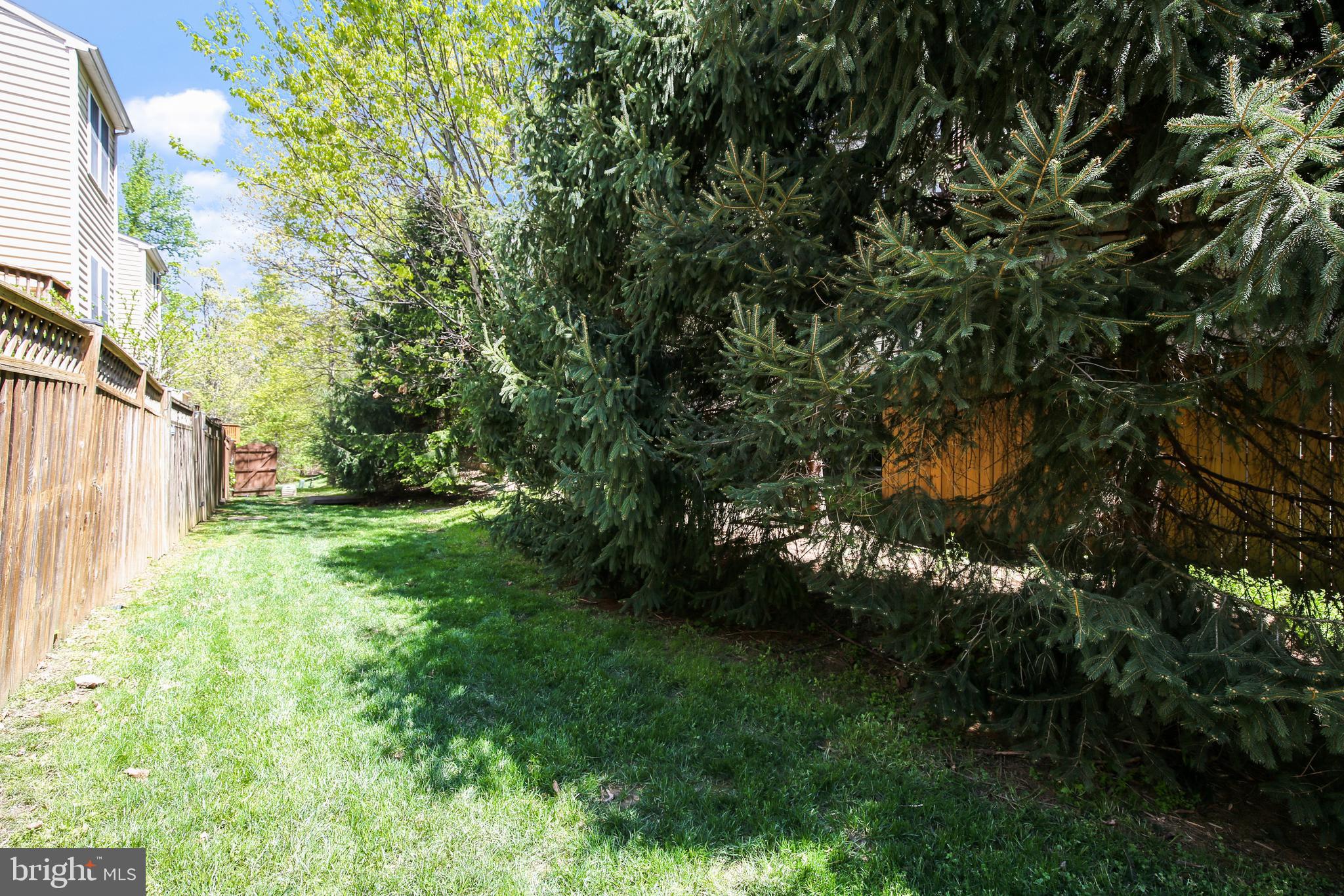 FAIRFAX CENTER LANDBAY - Residential