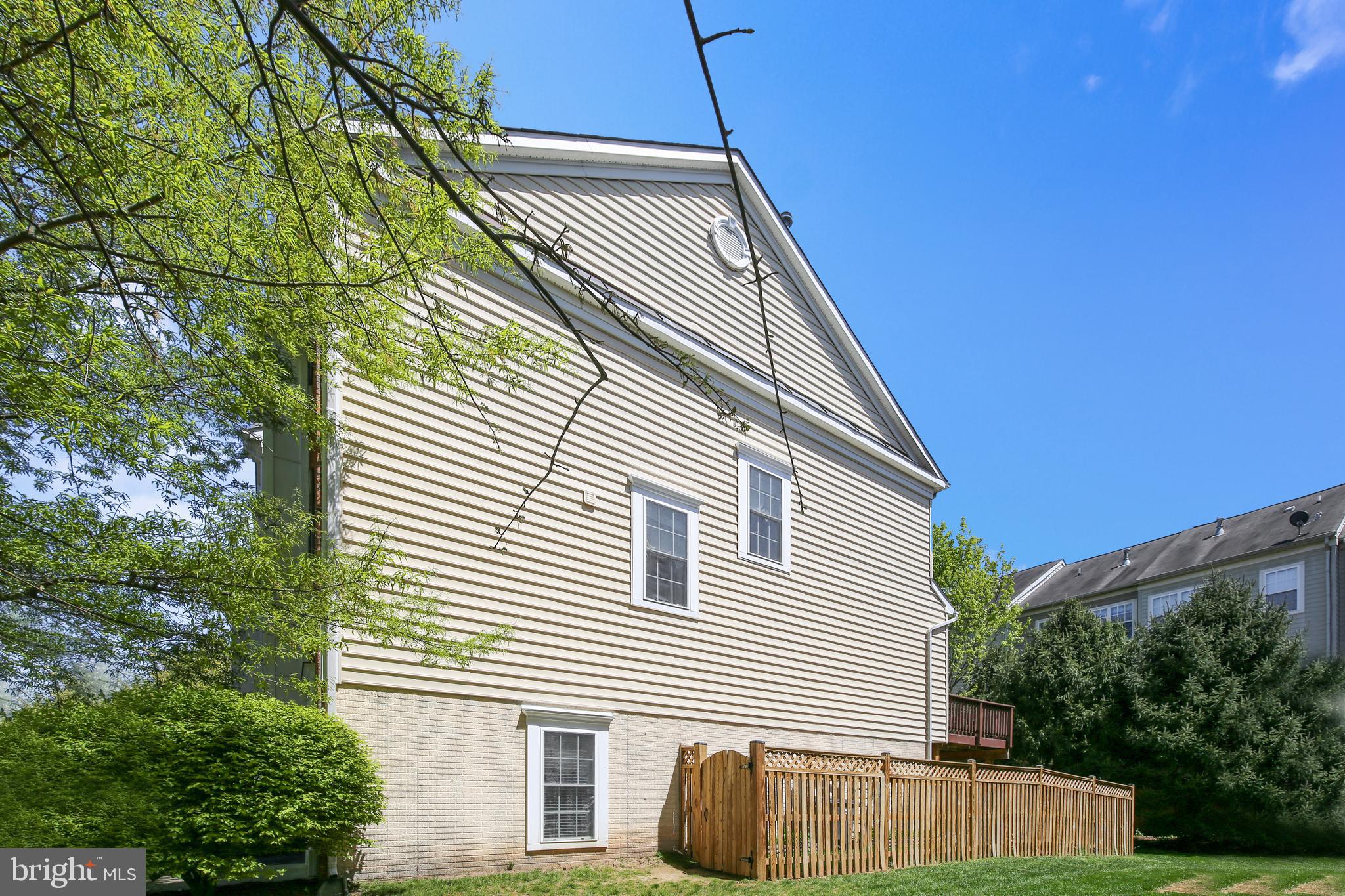 FAIRFAX CENTER LANDBAY - Residential