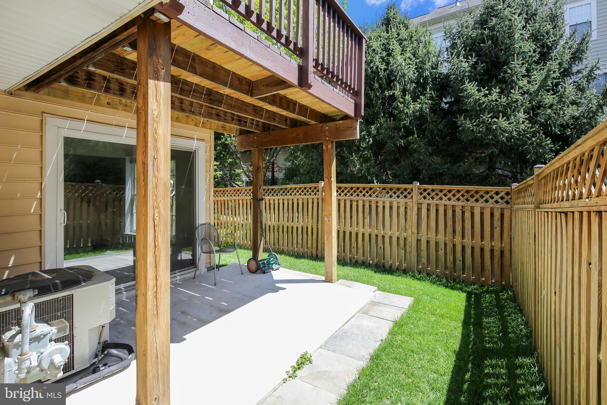 FAIRFAX CENTER LANDBAY - Residential