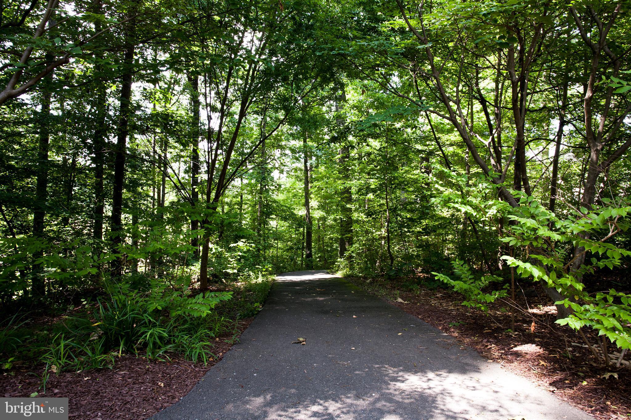 FAIRFAX CENTER LANDBAY - Residential