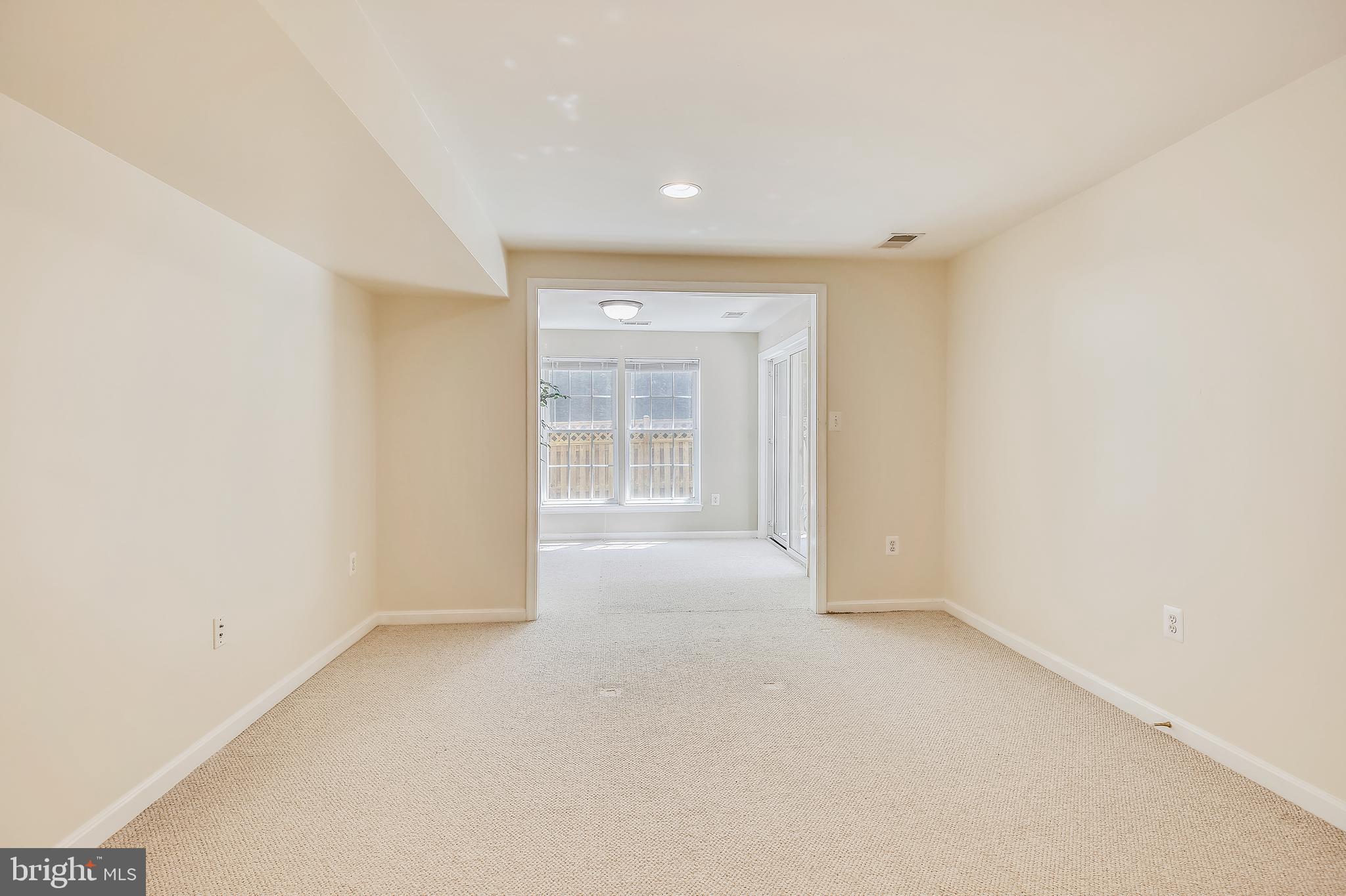 FAIRFAX CENTER LANDBAY - Residential