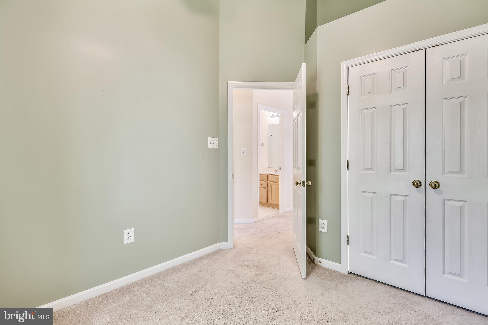 FAIRFAX CENTER LANDBAY - Residential