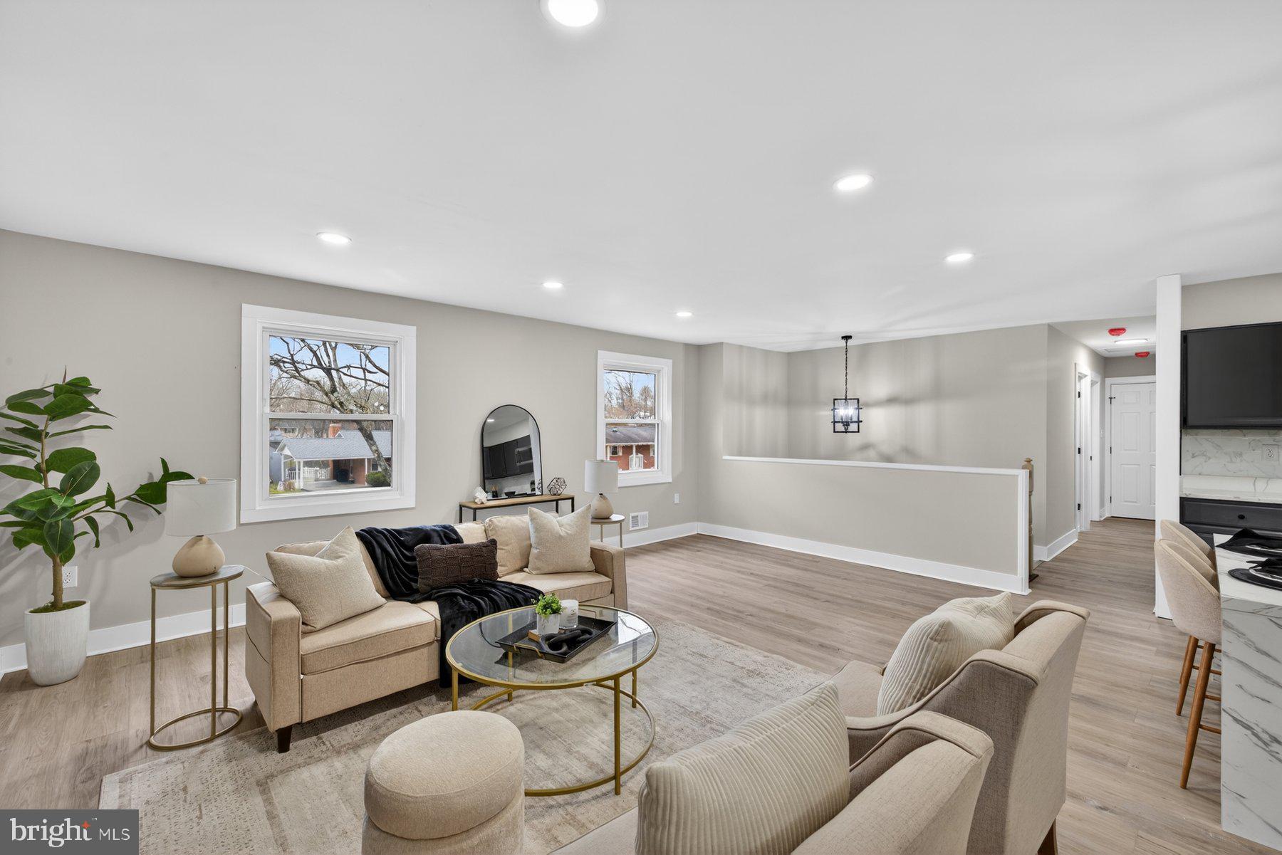 CLINTON - Residential