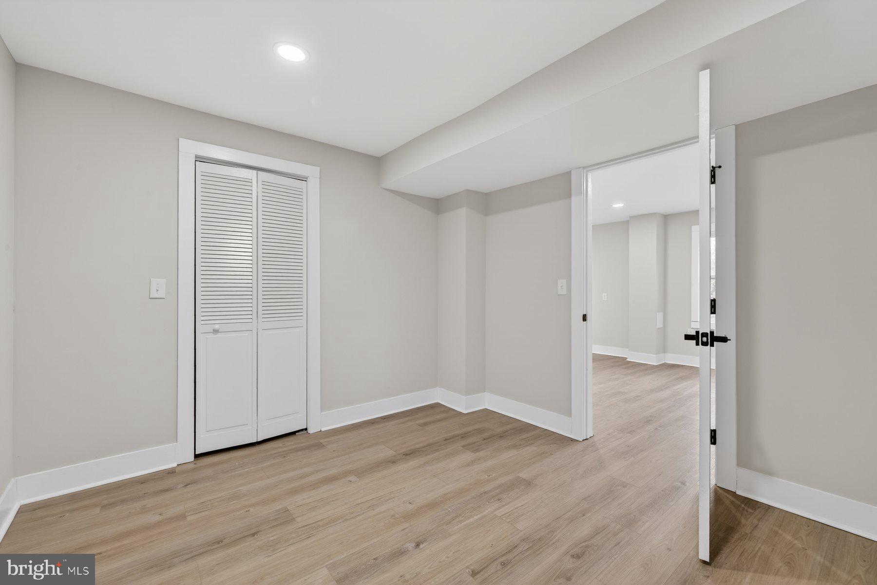 CLINTON - Residential