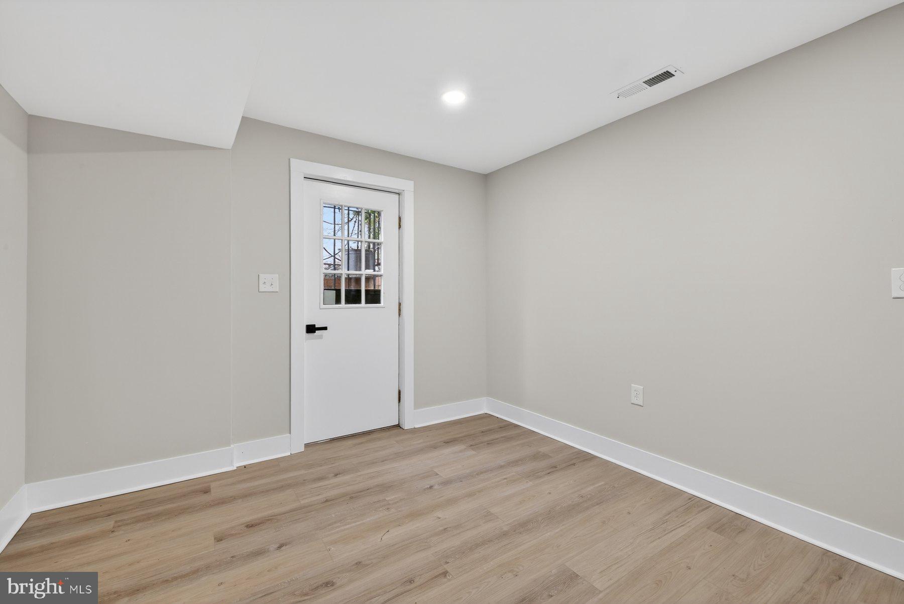 CLINTON - Residential