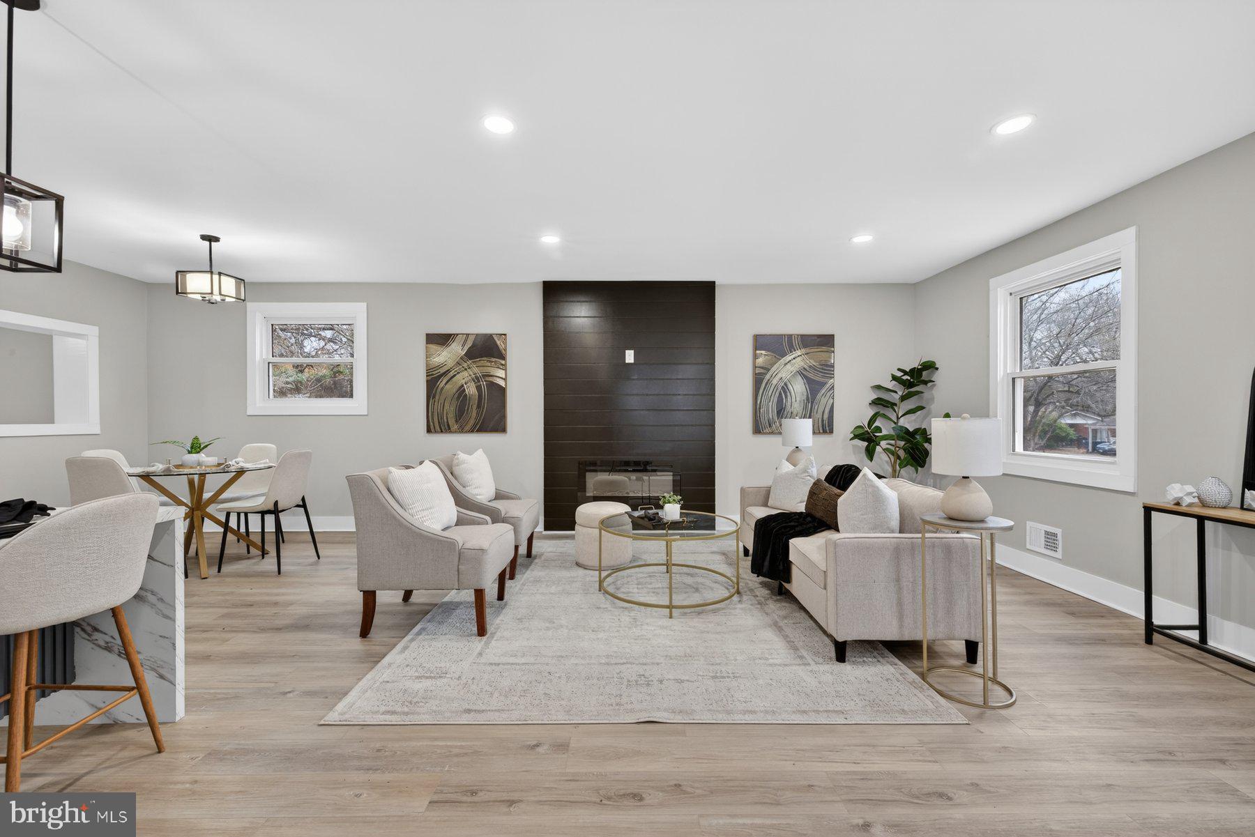 CLINTON - Residential