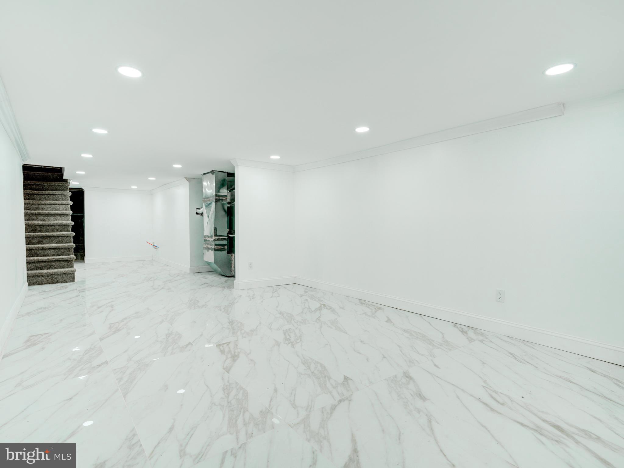 PHILADELPHIA (WEST) - Residential