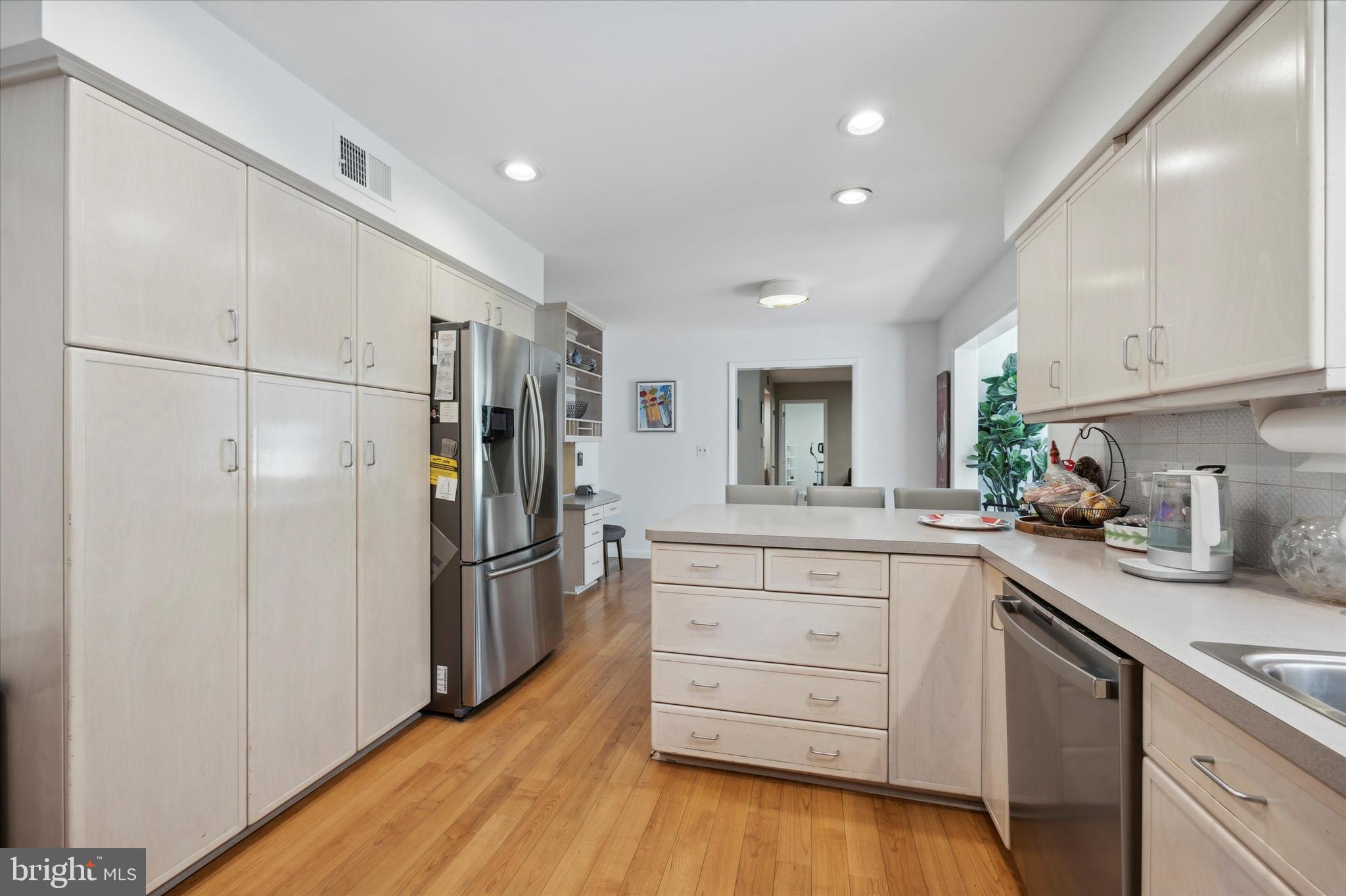 FOX FIELDS - Residential Lease