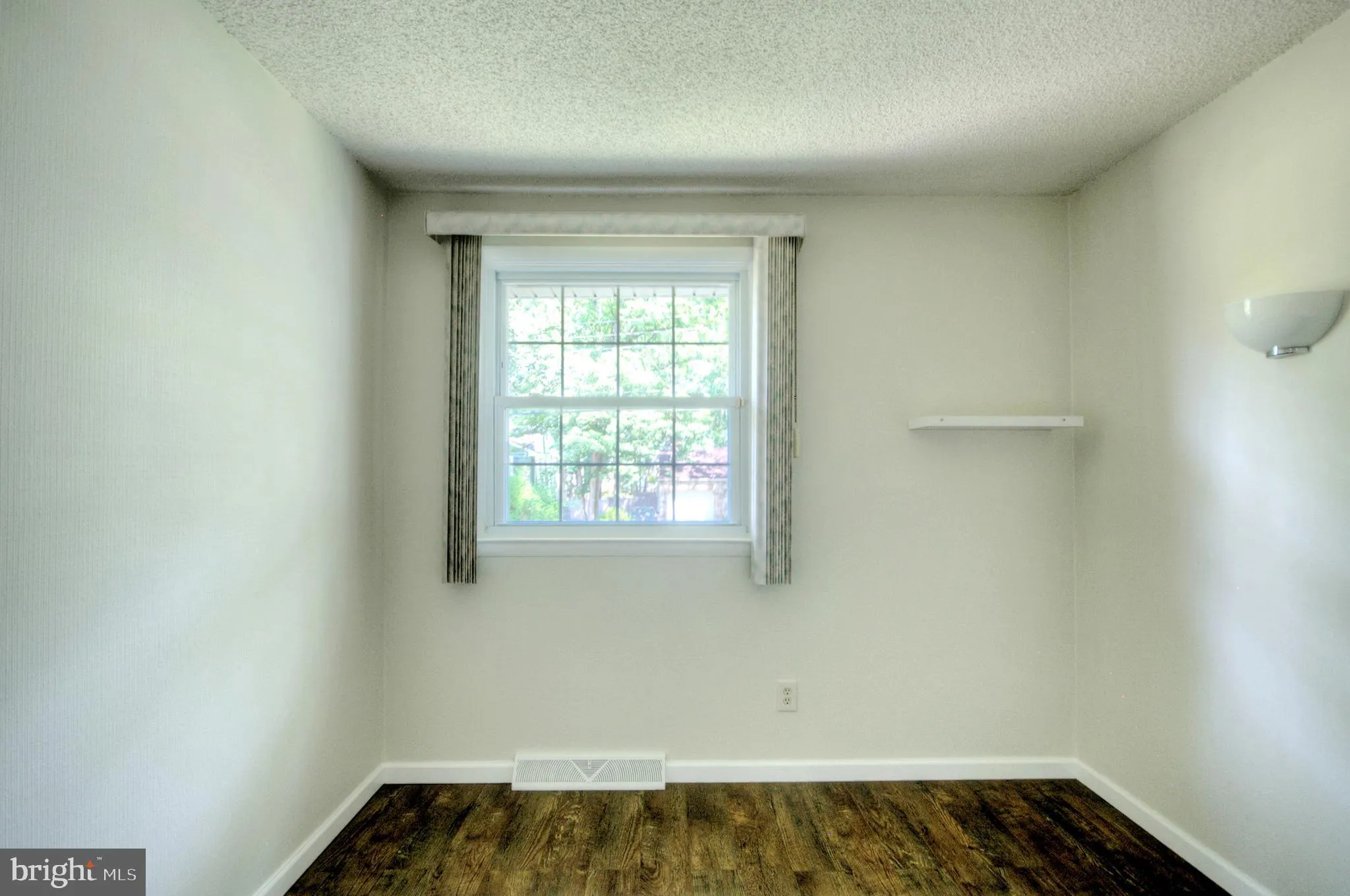 Turnersville, New Jersey 08012, United States, 4 Bedrooms Bedrooms, ,2 BathroomsBathrooms,Residential,Active,166838