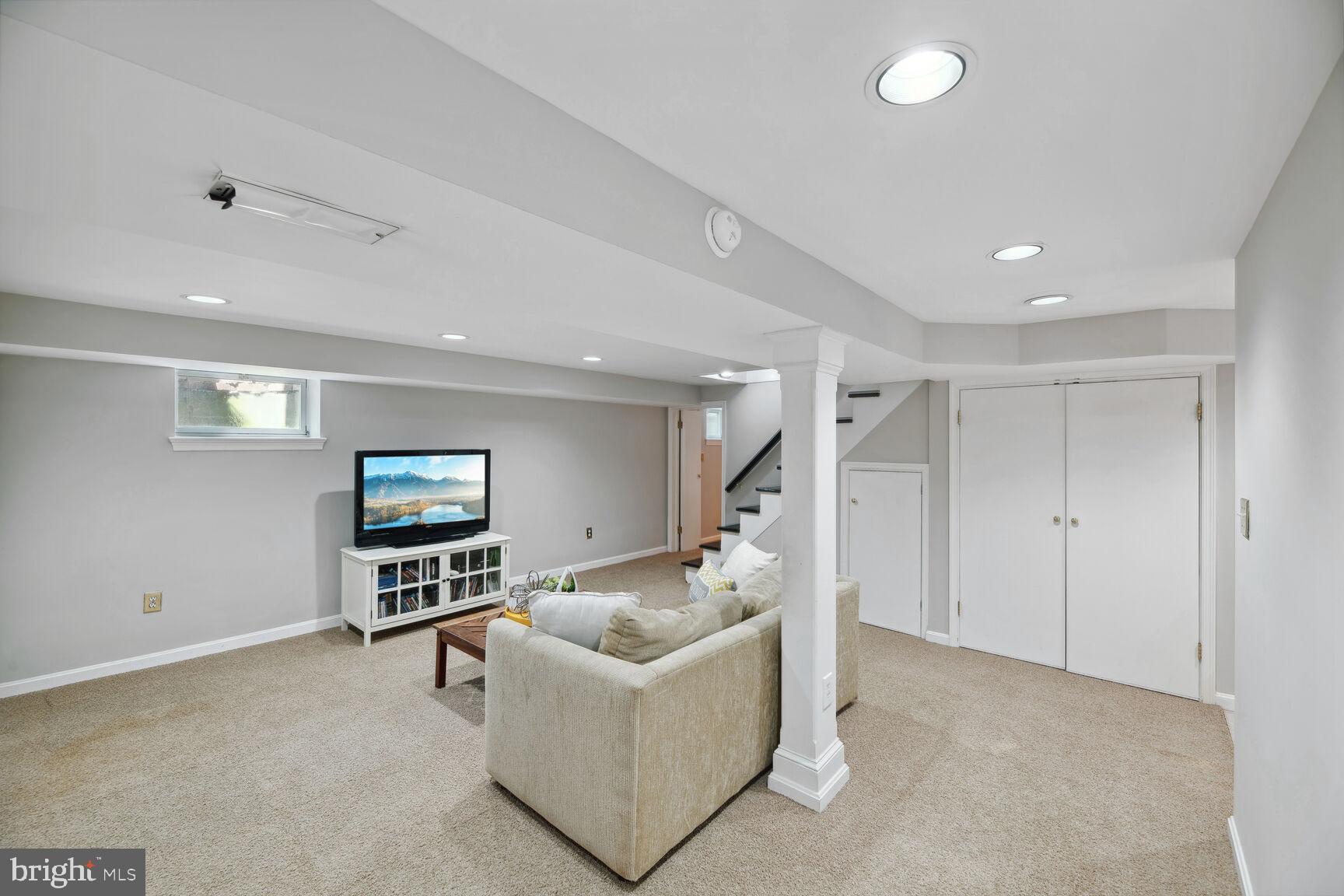 BEVERLEY HILLS - Residential