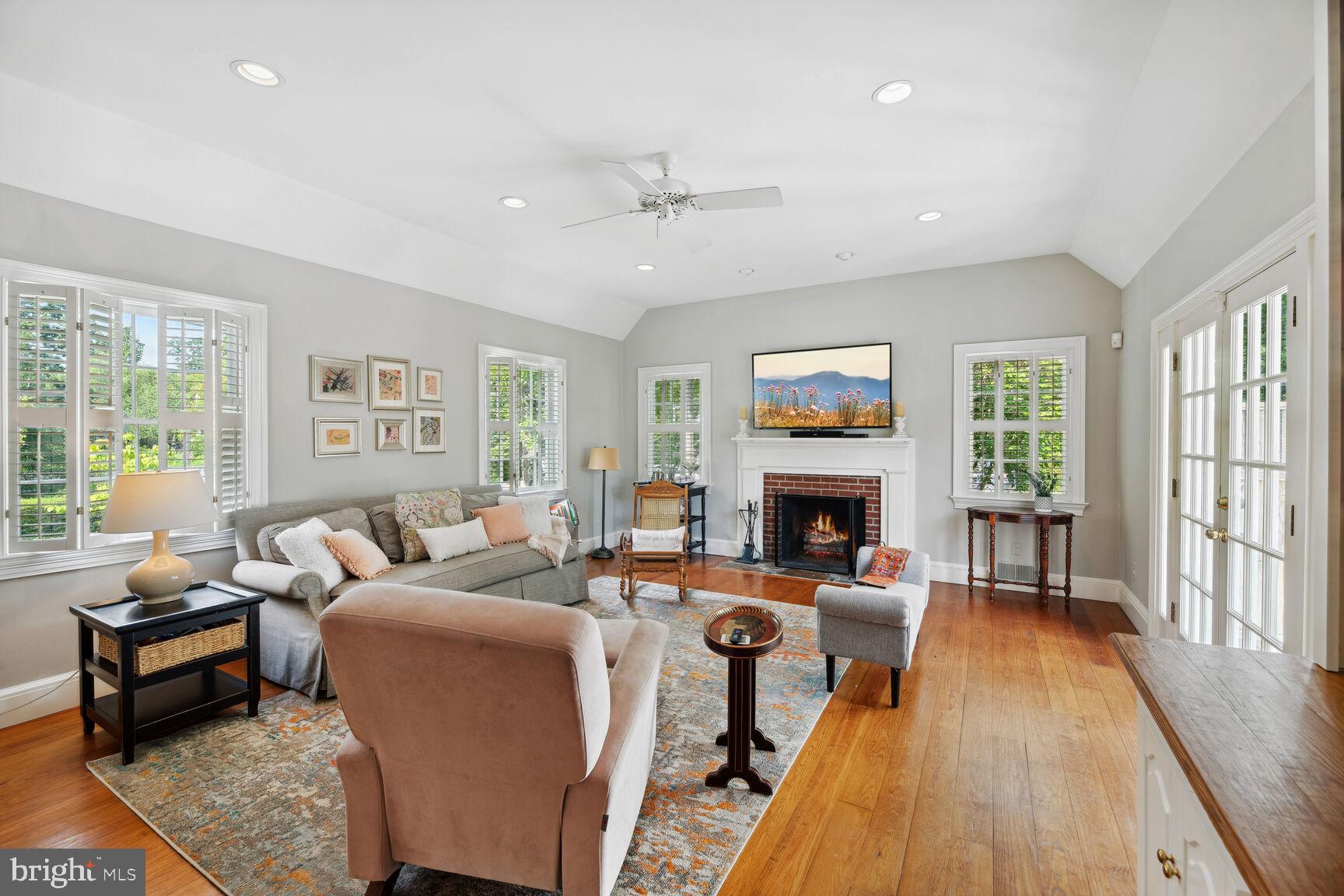 BEVERLEY HILLS - Residential