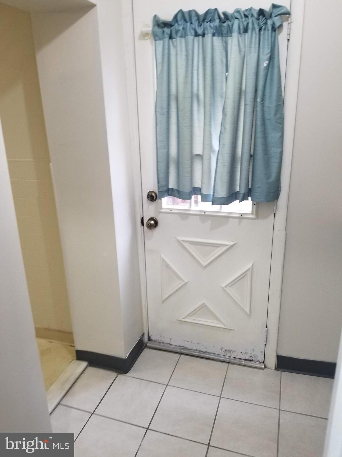 WHITMAN - Residential Lease