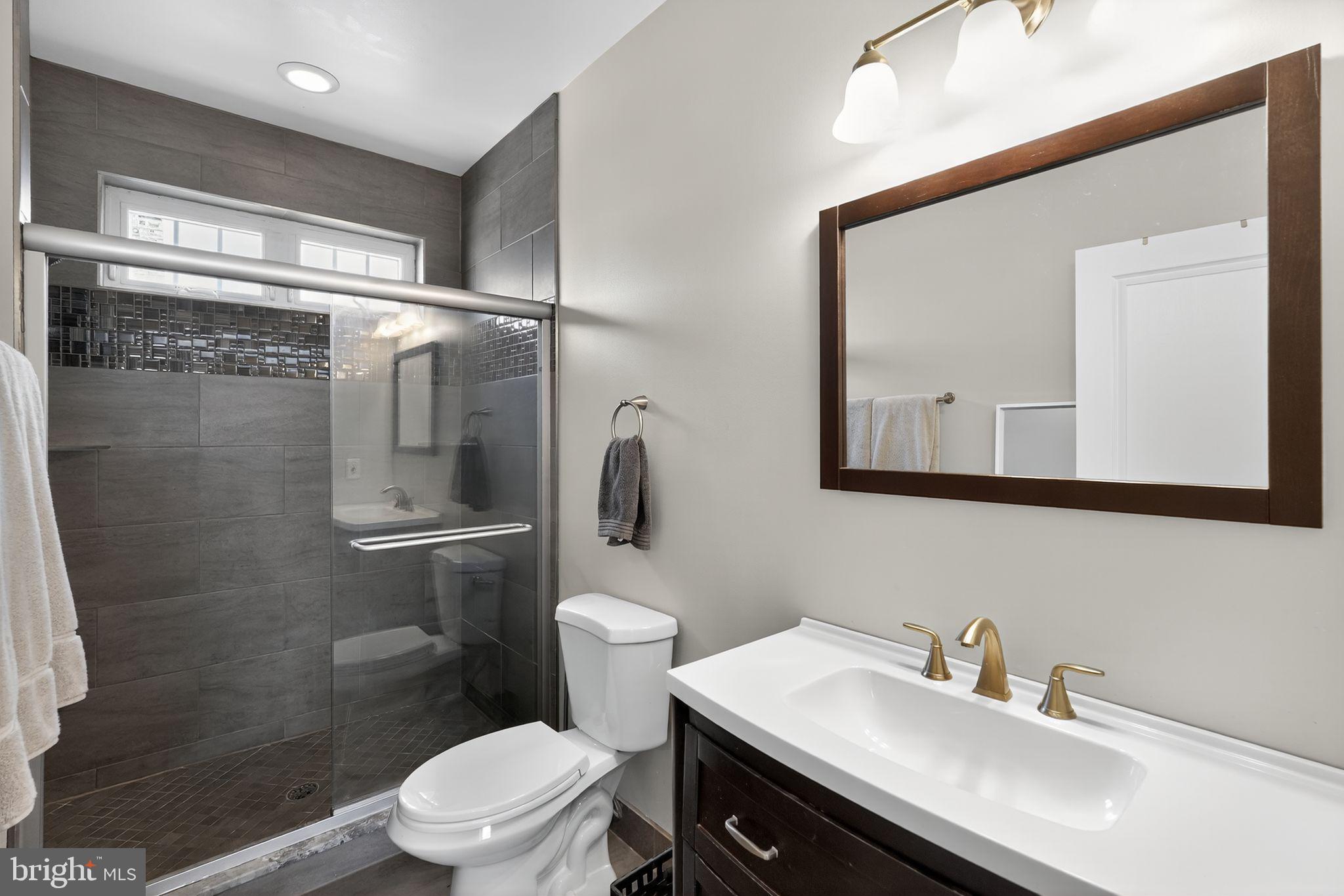 DICKINSON NARROWS - Residential