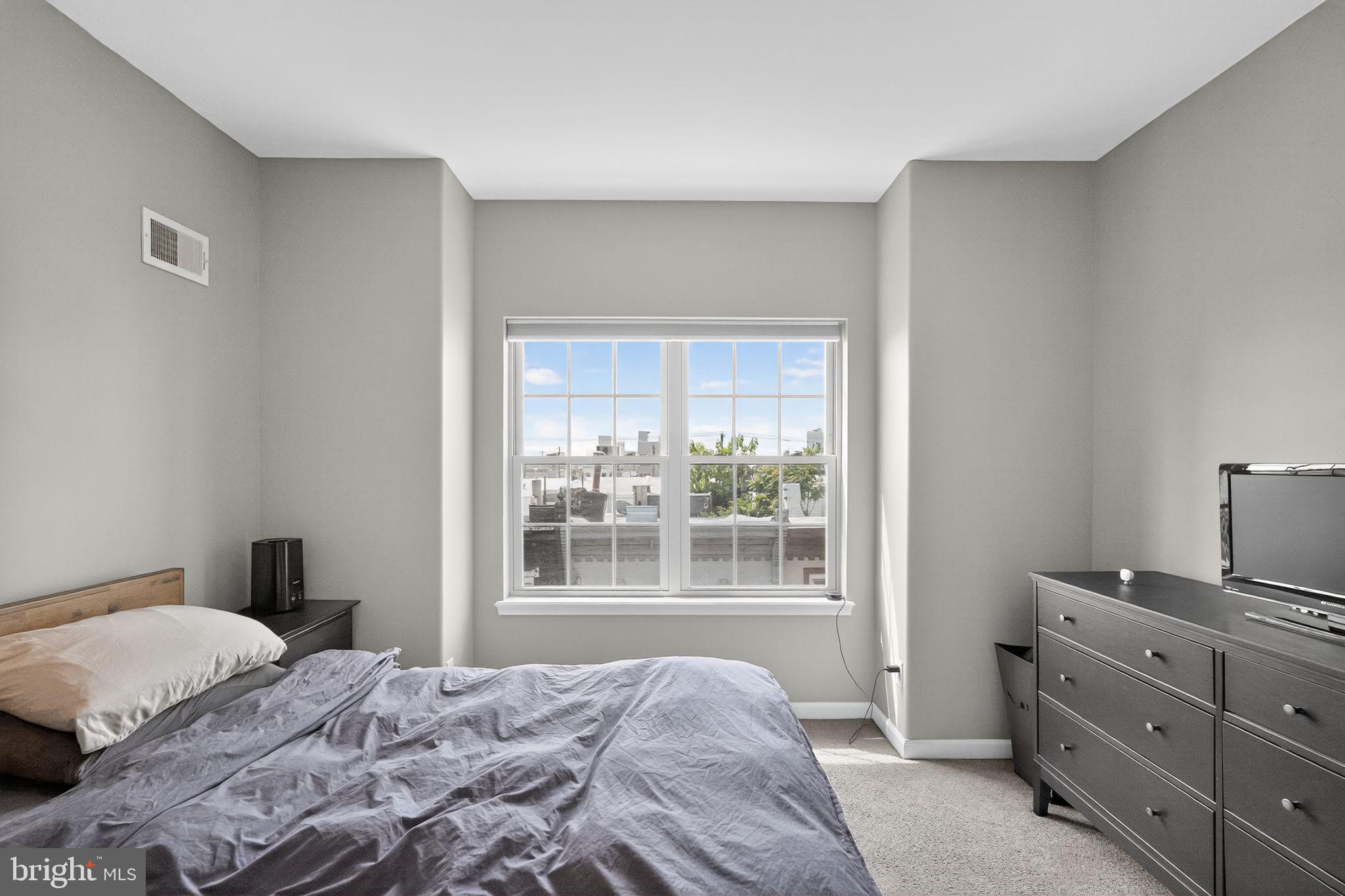 DICKINSON NARROWS - Residential