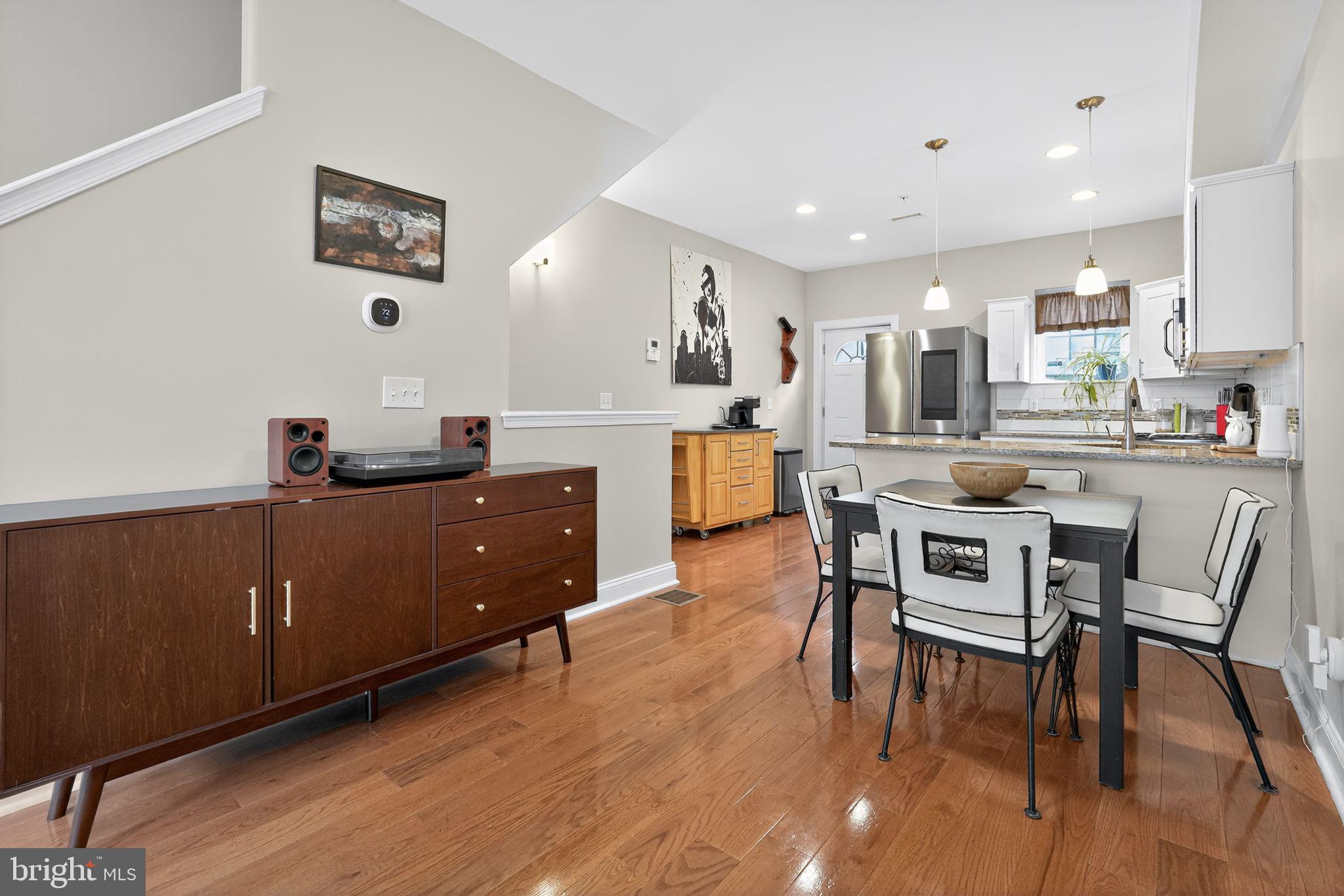 DICKINSON NARROWS - Residential