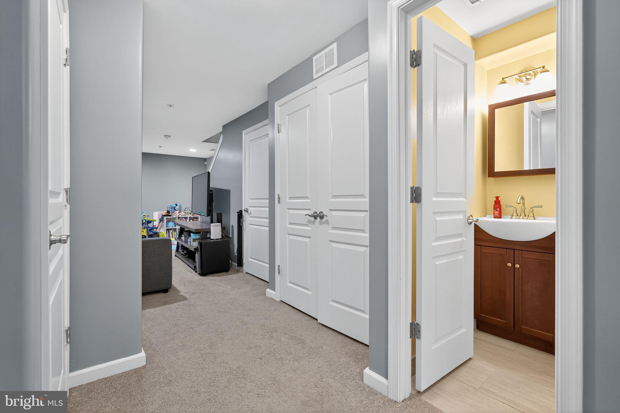 DICKINSON NARROWS - Residential