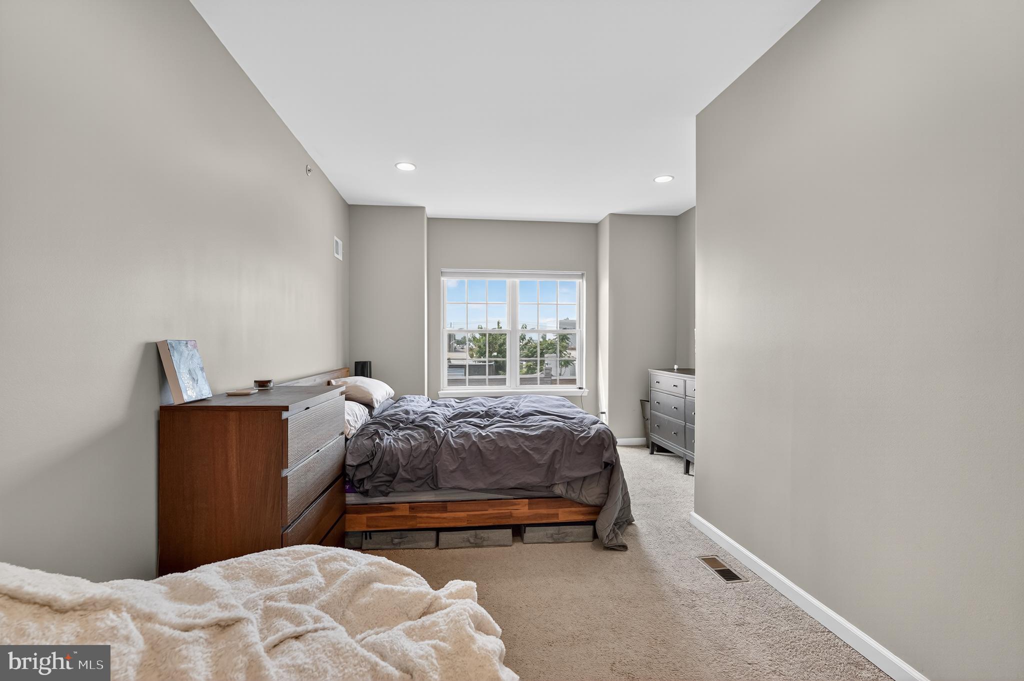 DICKINSON NARROWS - Residential