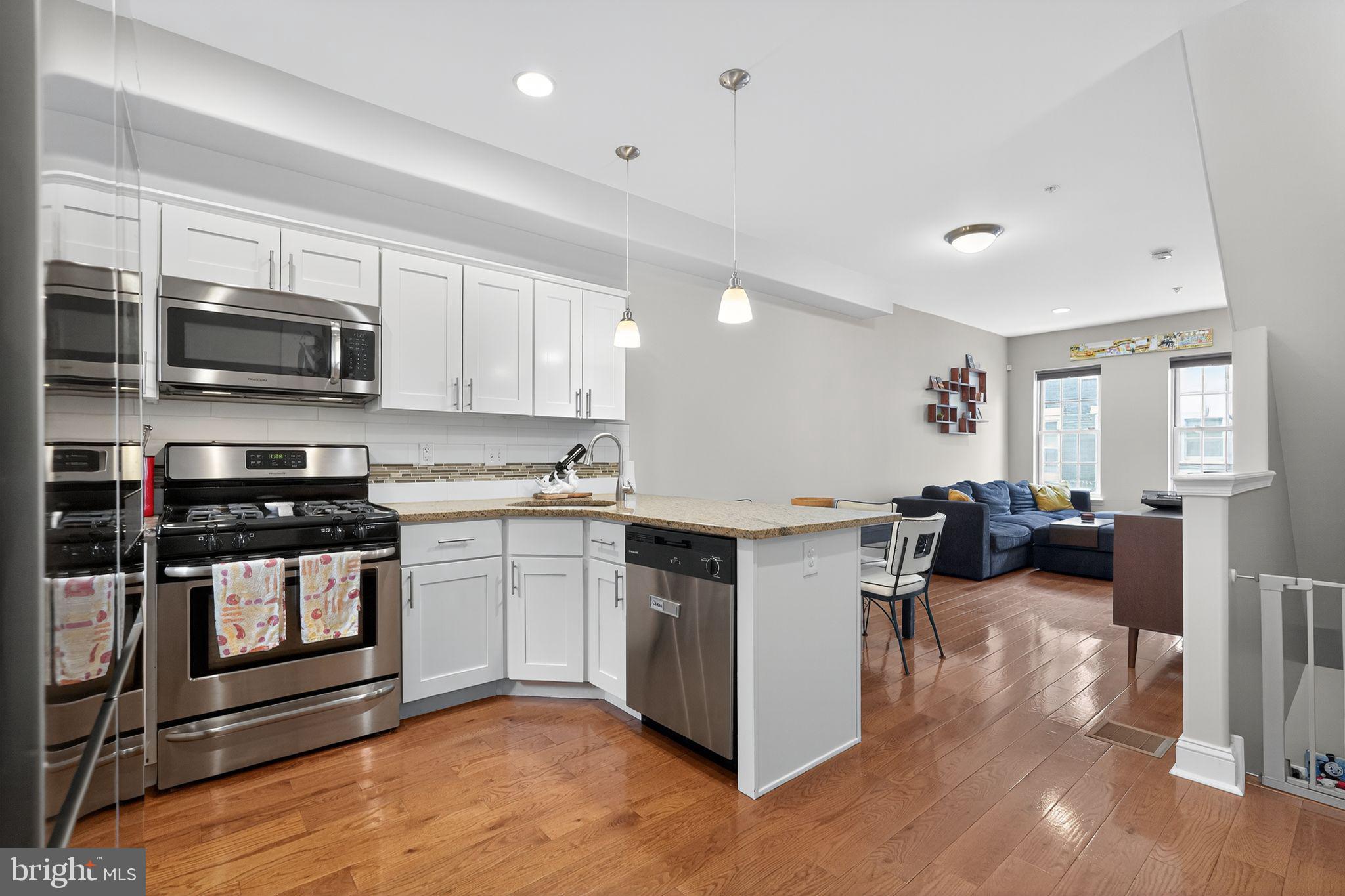 DICKINSON NARROWS - Residential