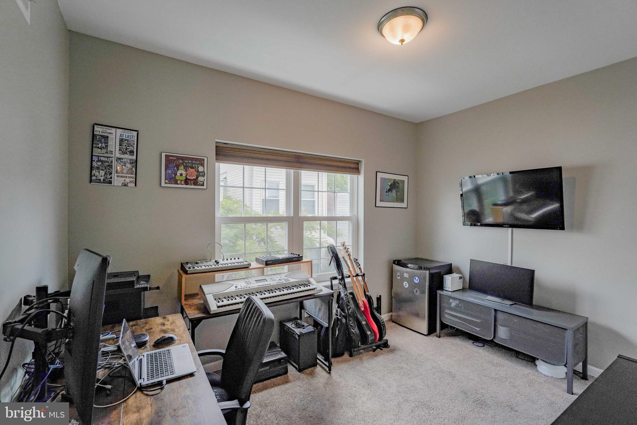 DICKINSON NARROWS - Residential