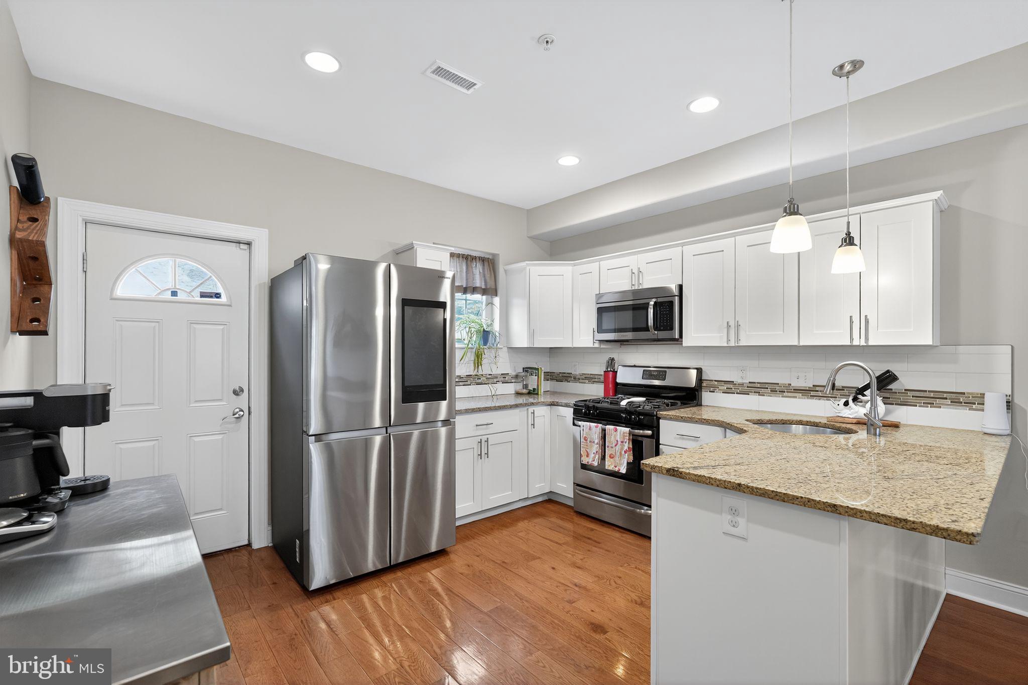 DICKINSON NARROWS - Residential