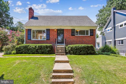 Photo of 4418 WESTBROOK LN, KENSINGTON, MD 20895 (MLS # MDMC2074746)