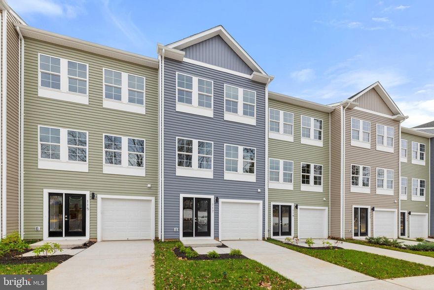 Stunning, nested in the heart of Manassas Park. This is a 3 bedroom, 2.5 Half Bath townhouse. Offering a perfect blend of modern luxury and convenient living. Enjoy the open-concept main level that seamlessly connects to the family room. Gorgeous floors throughout. Proximity to shopping, dining, and entertainment. Commuting is a breeze w/ access to major highways. This is a must see!