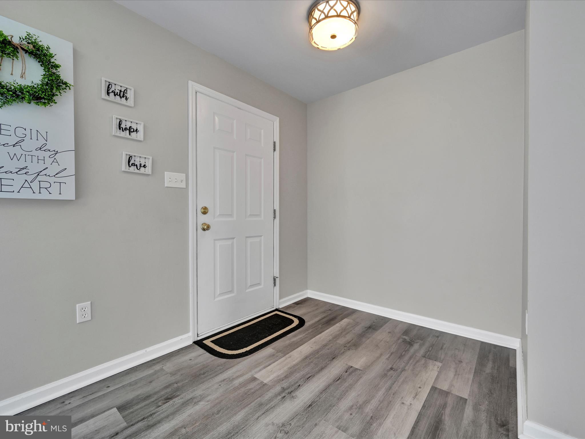 LAUREL SPRINGS - Residential