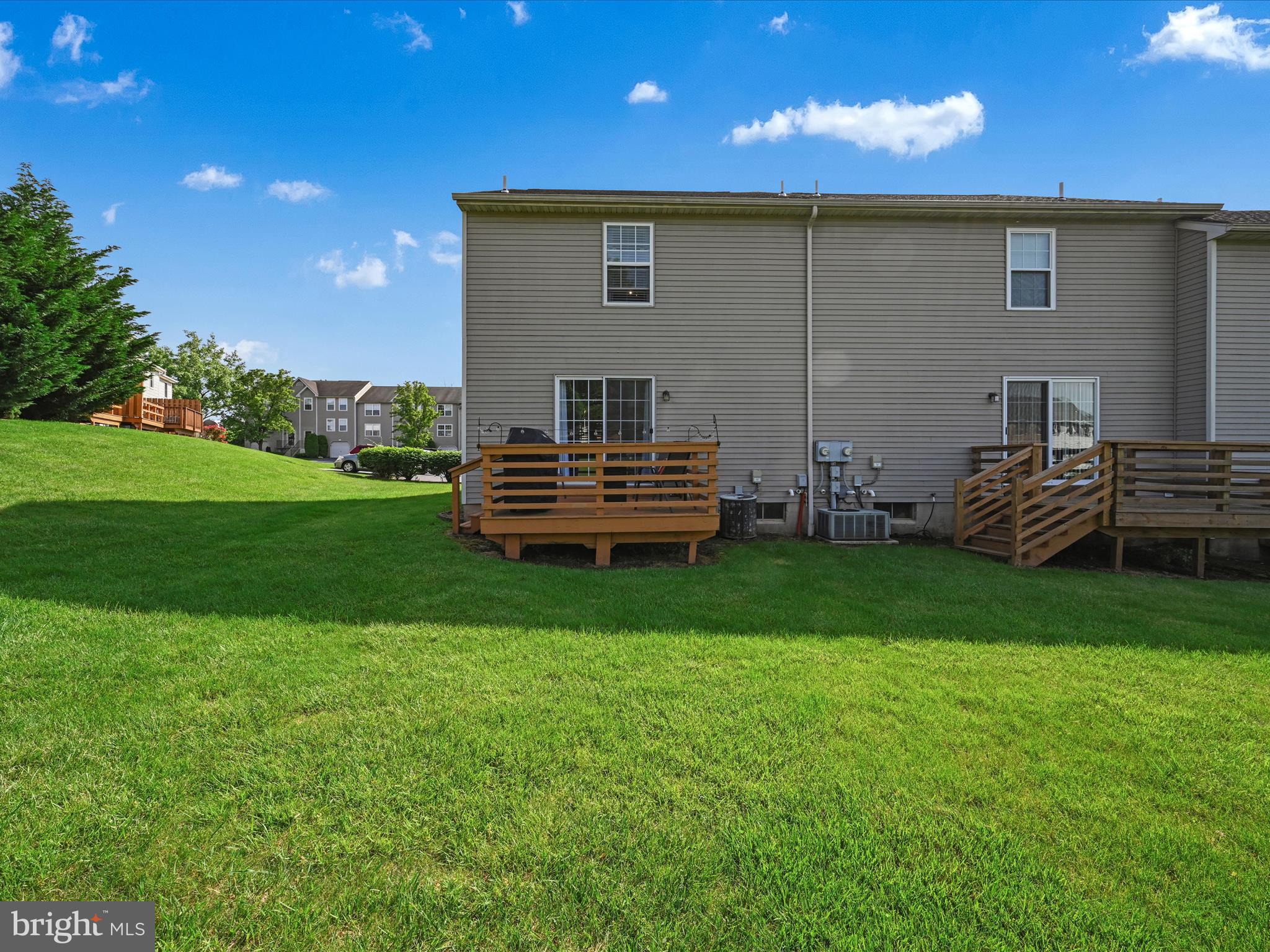 LAUREL SPRINGS - Residential