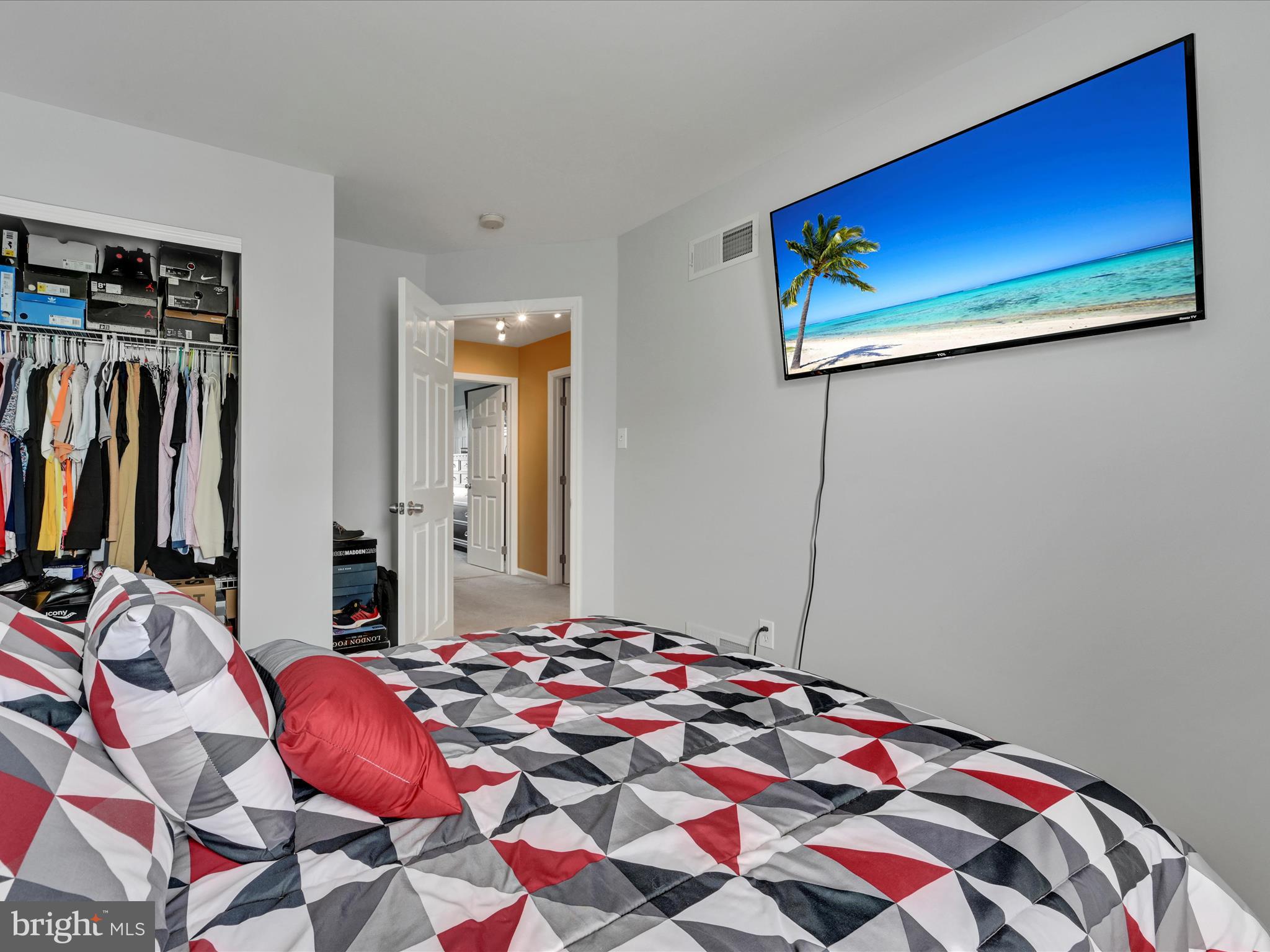 LAUREL SPRINGS - Residential