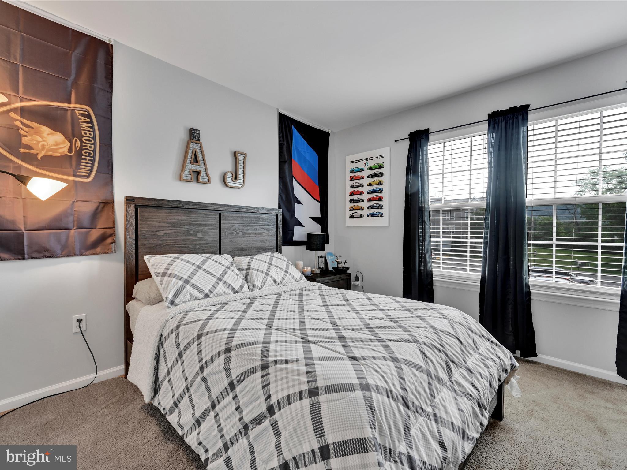 LAUREL SPRINGS - Residential