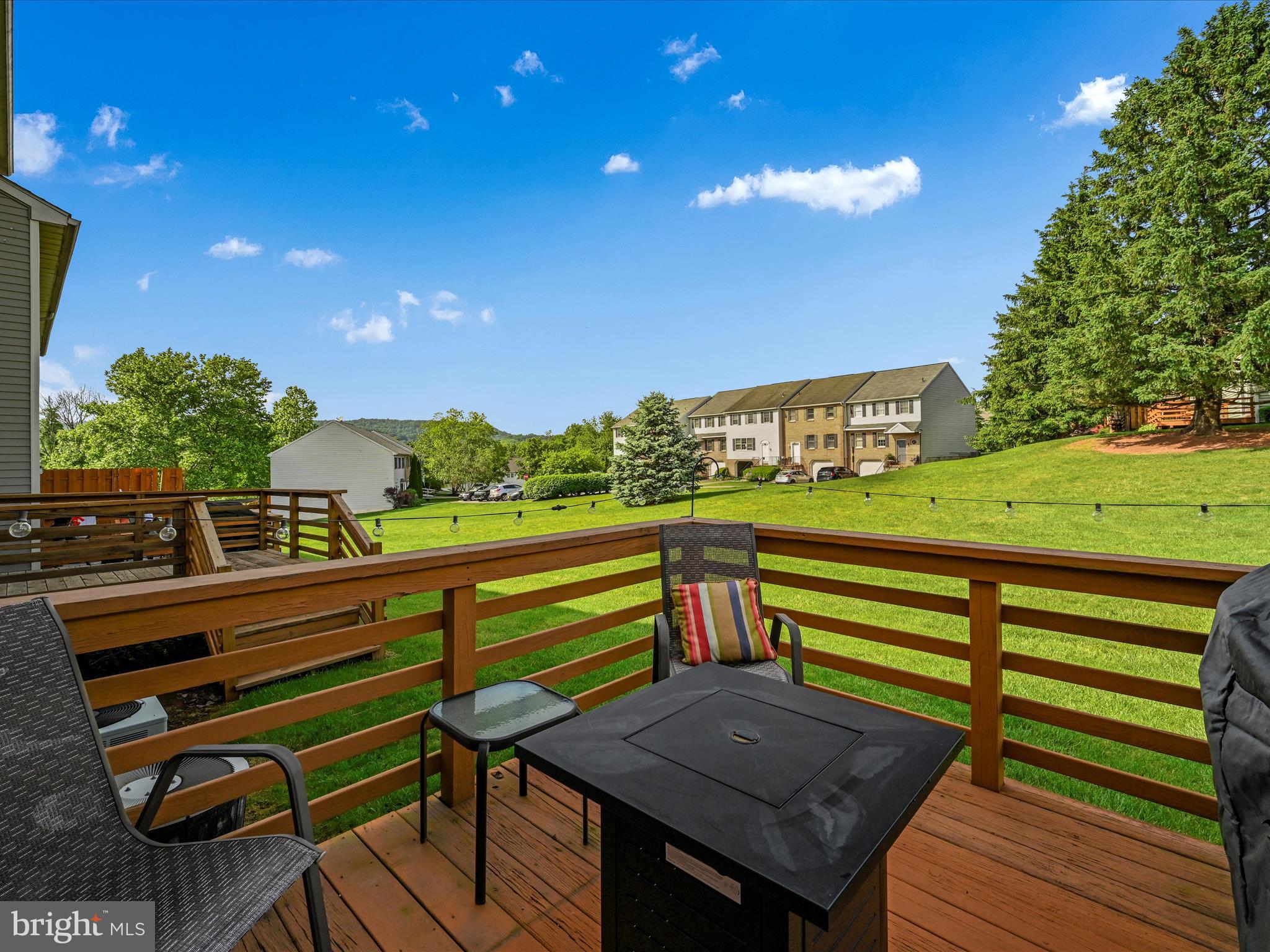 LAUREL SPRINGS - Residential