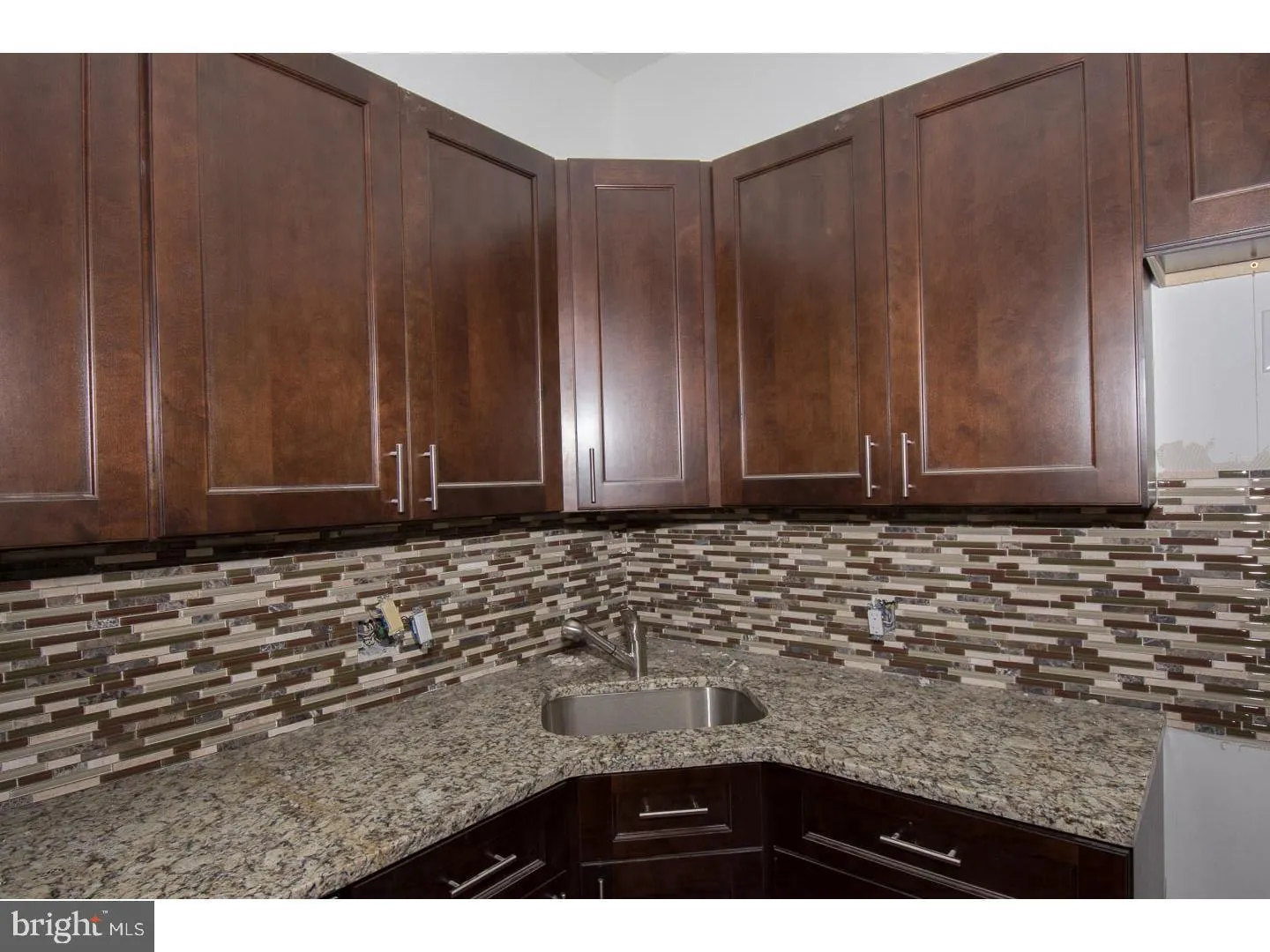 Philadelphia, Pennsylvania 19147, United States, 3 Bedrooms Bedrooms, ,2 BathroomsBathrooms,Residential,Active,197464