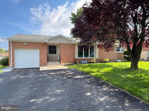 2515 SCHOOLHOUSE LANE YORK PA 17402
