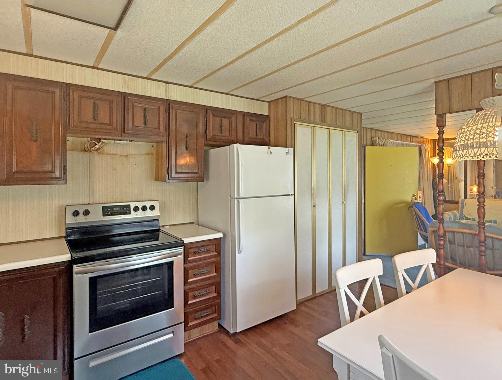 CAMELOT MHP - Residential