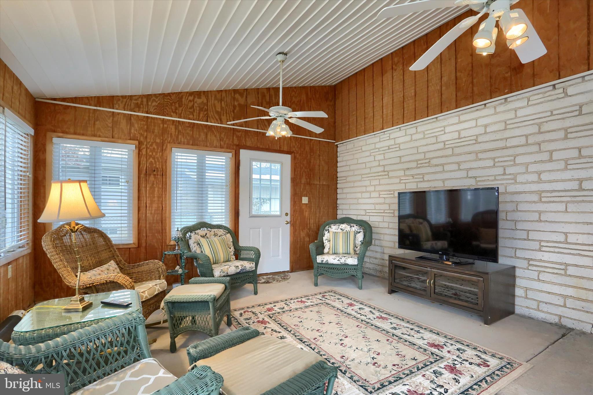 HOLLYWOOD - Residential