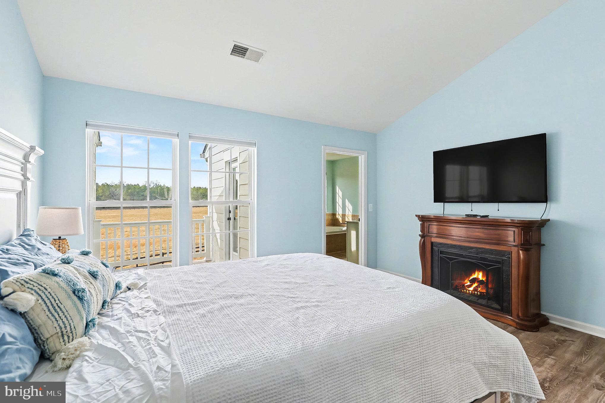 MONROE POINT TOWNHOUSES - Residential