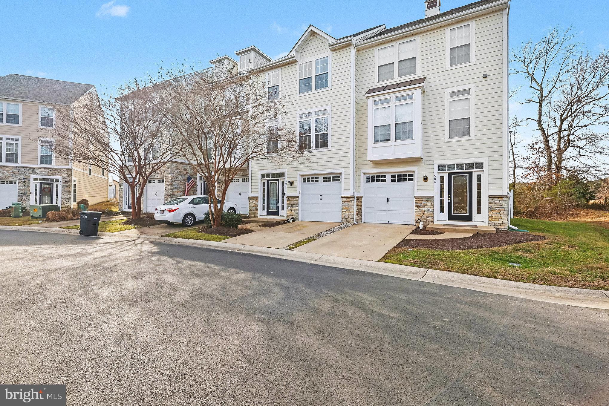 MONROE POINT TOWNHOUSES - Residential