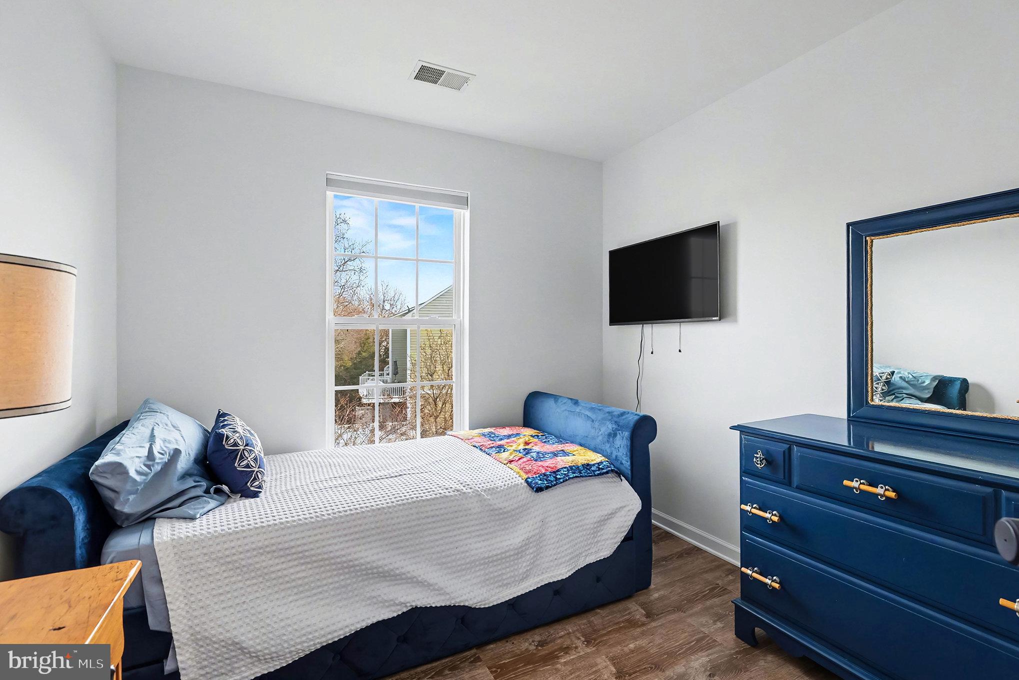 MONROE POINT TOWNHOUSES - Residential