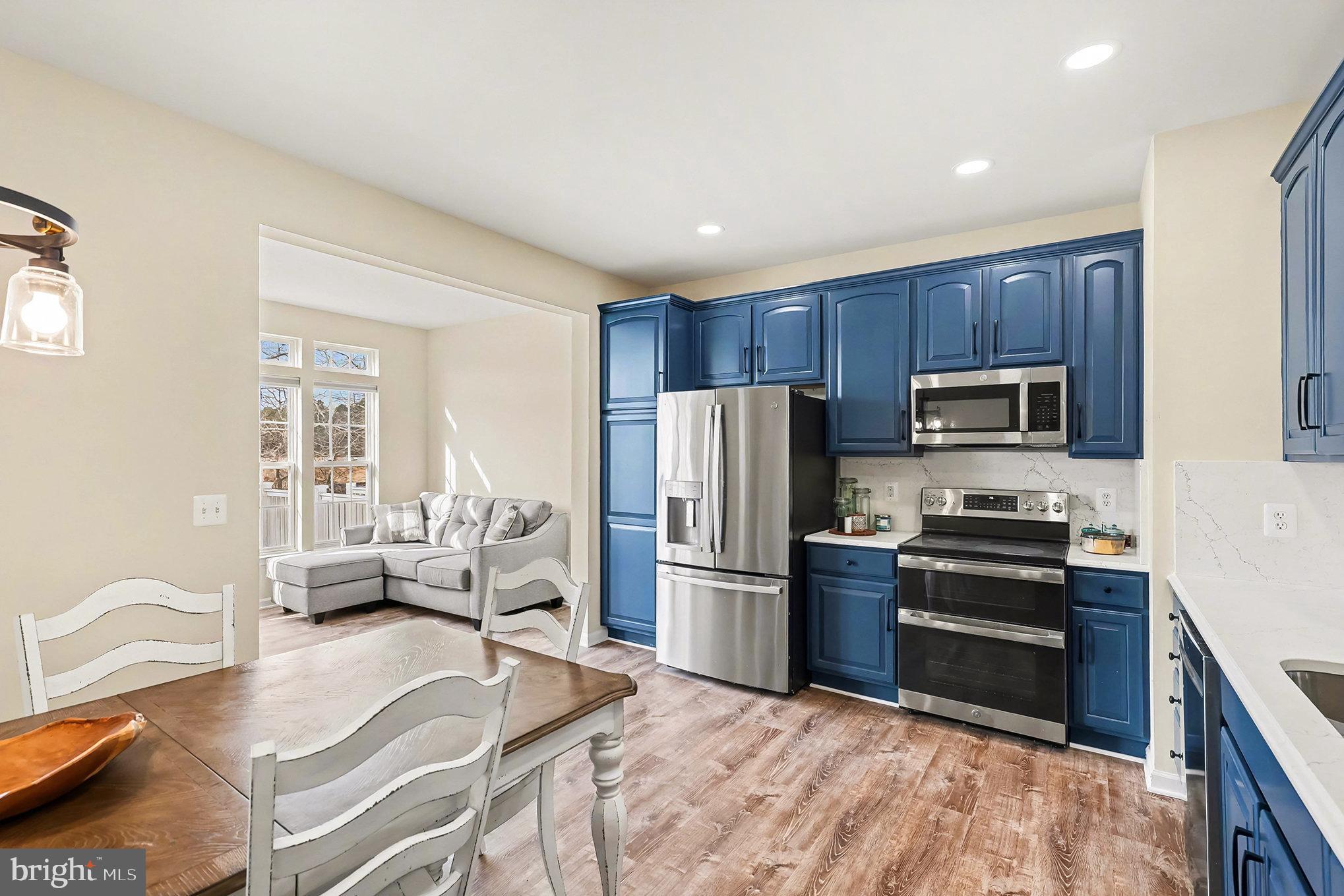 MONROE POINT TOWNHOUSES - Residential