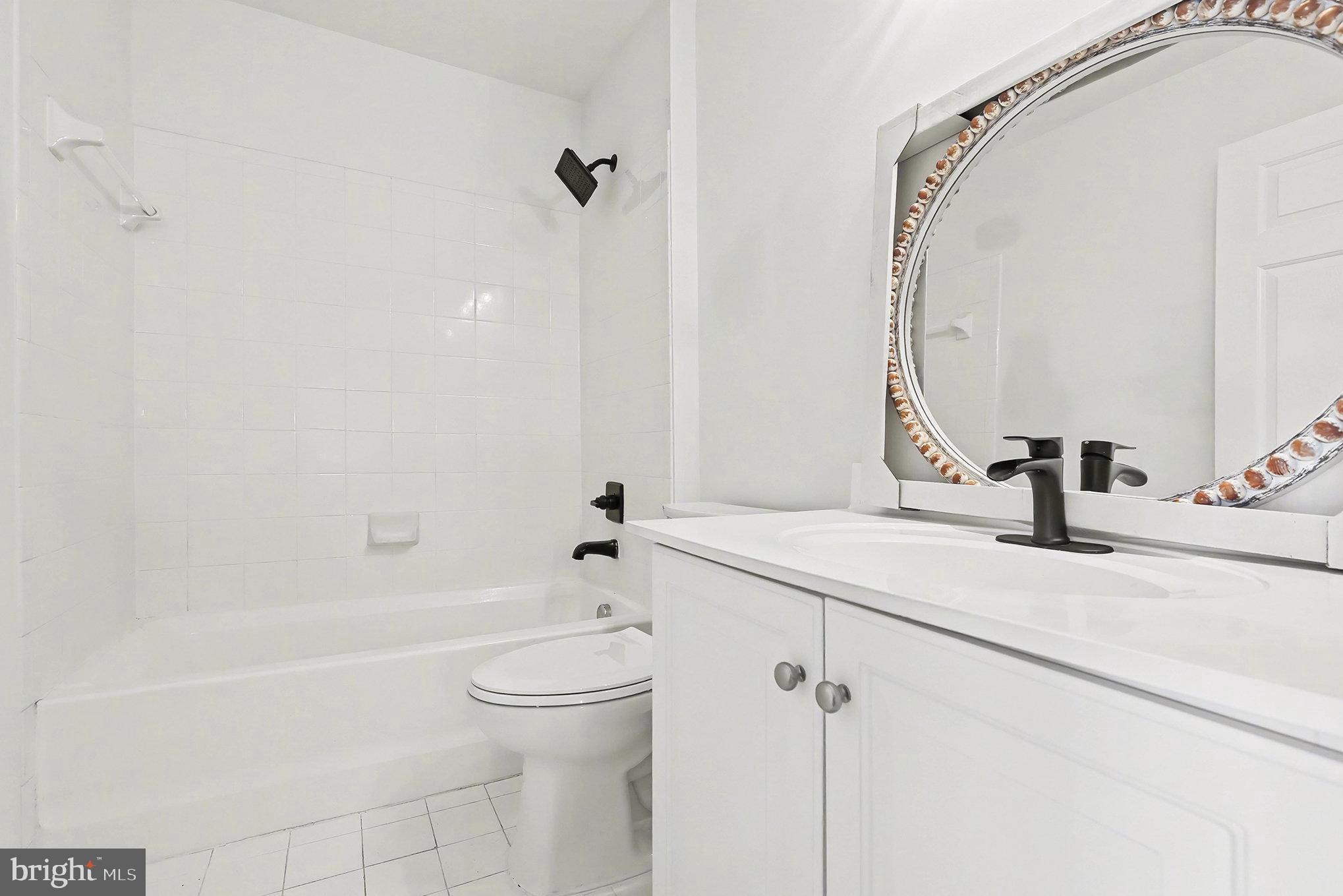 MONROE POINT TOWNHOUSES - Residential