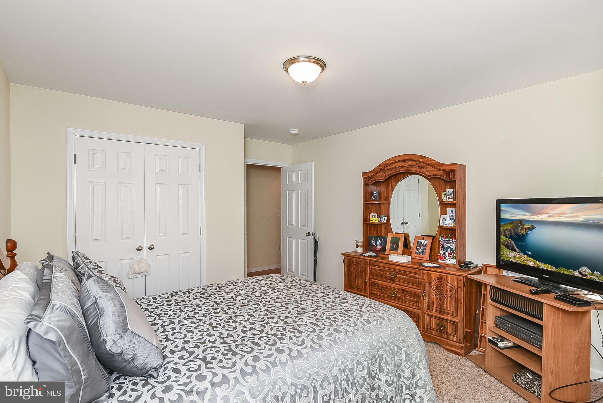 PRESIDENTIAL LAKES - Residential