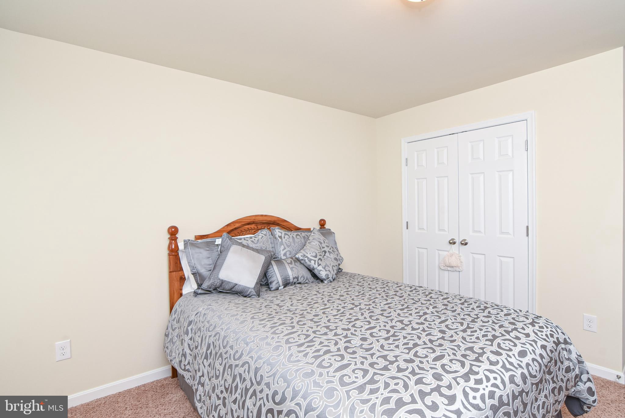 PRESIDENTIAL LAKES - Residential