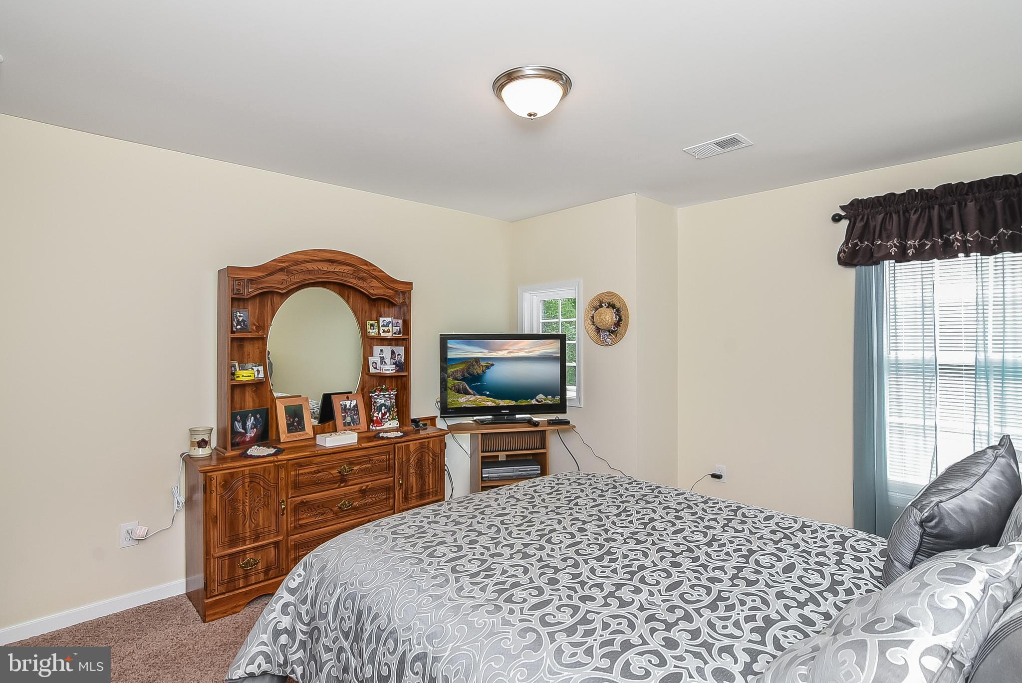 PRESIDENTIAL LAKES - Residential