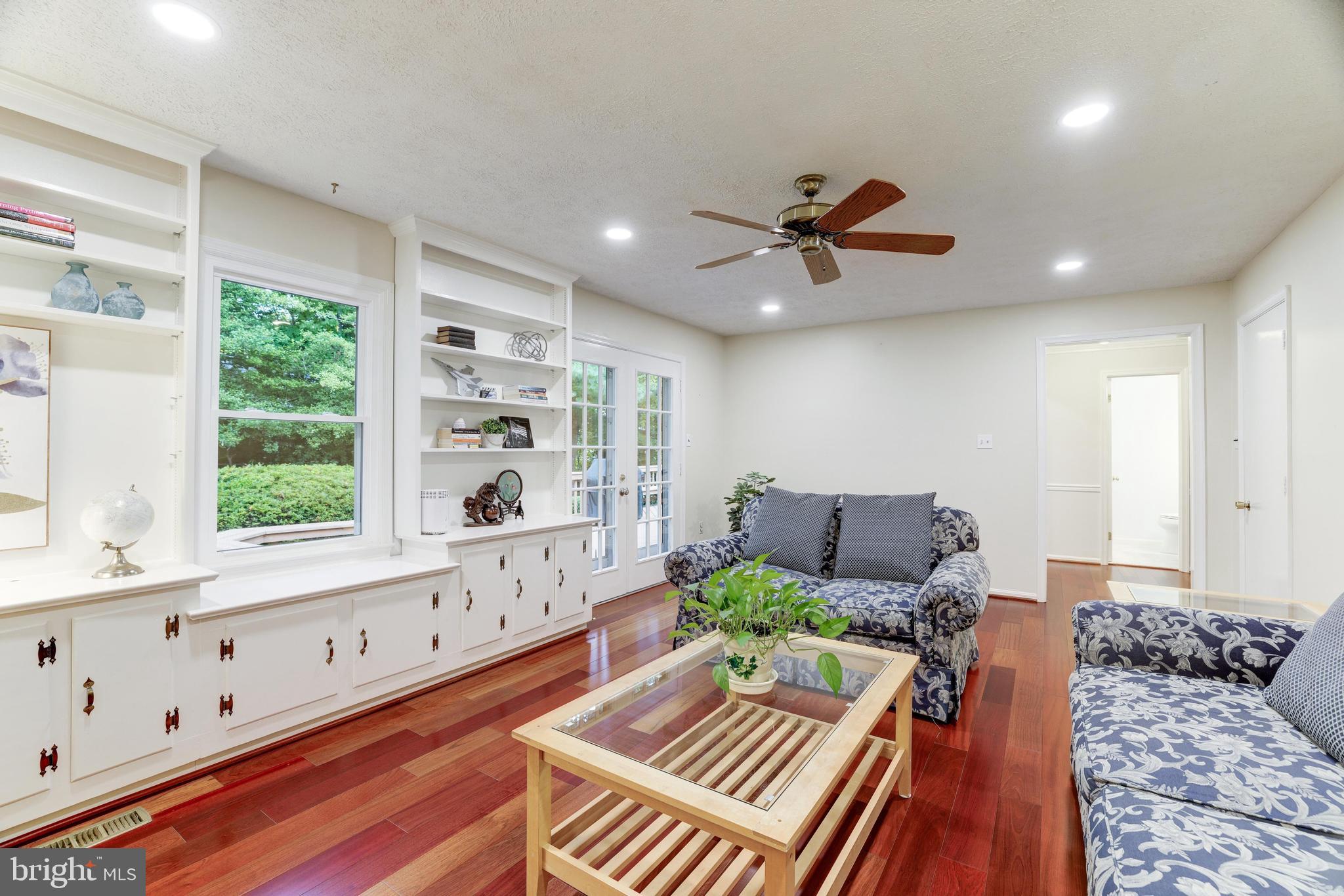 MIDDLERIDGE - Residential