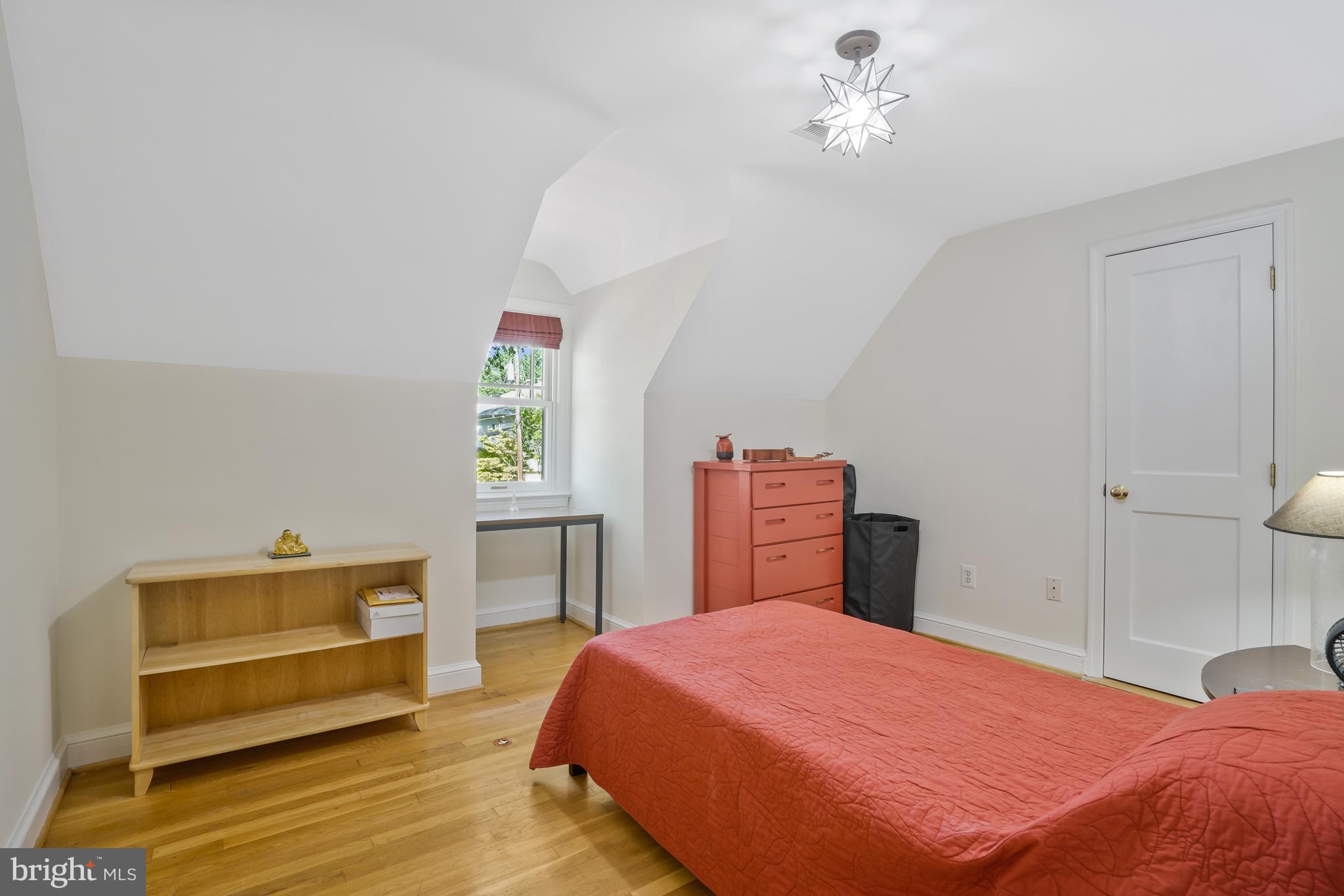 CRESTON - Residential