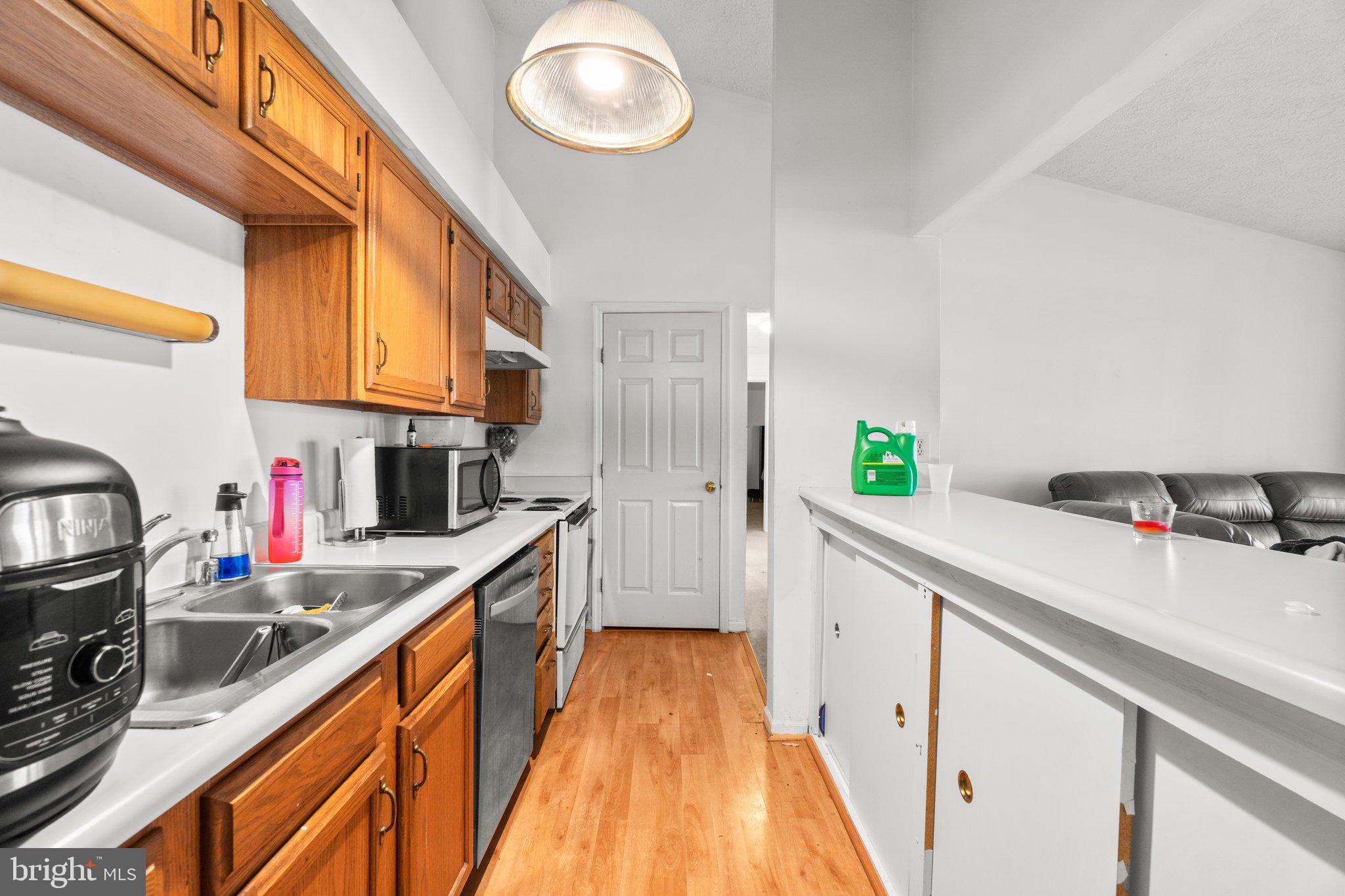 PIKESVILLE - Residential